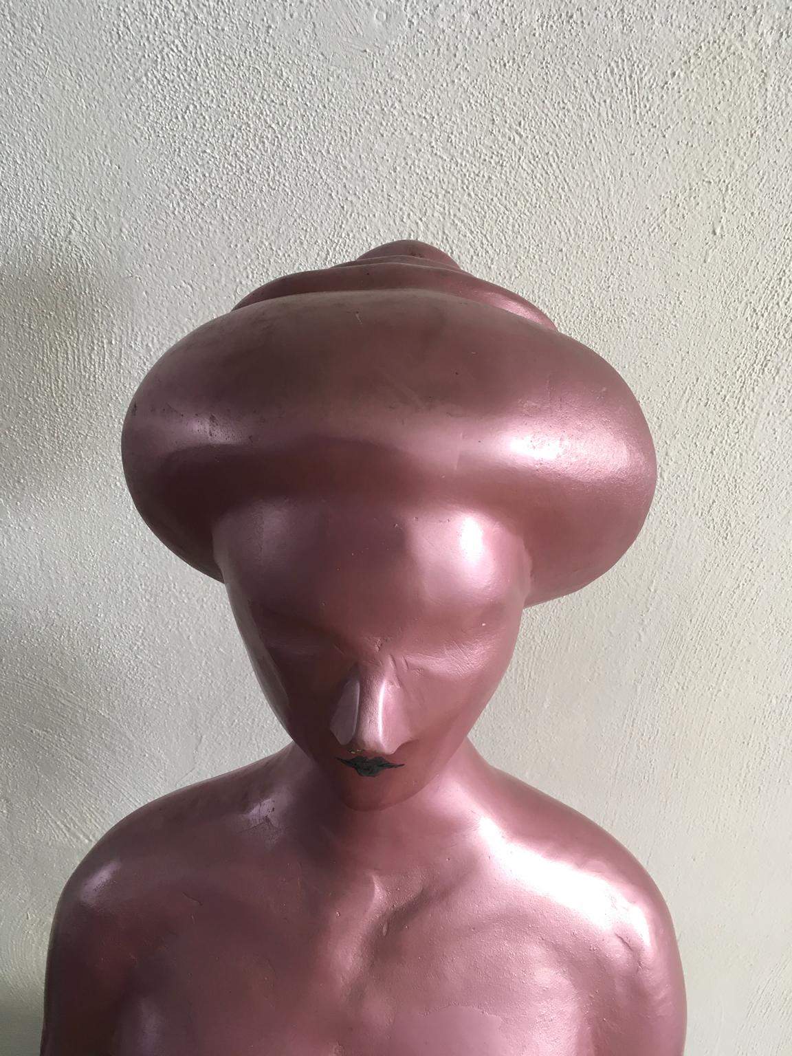 Italienische postmoderne Skulptur von Ugo La Pietra aus rosa lackiertem Aluminium, 1980 im Angebot 1