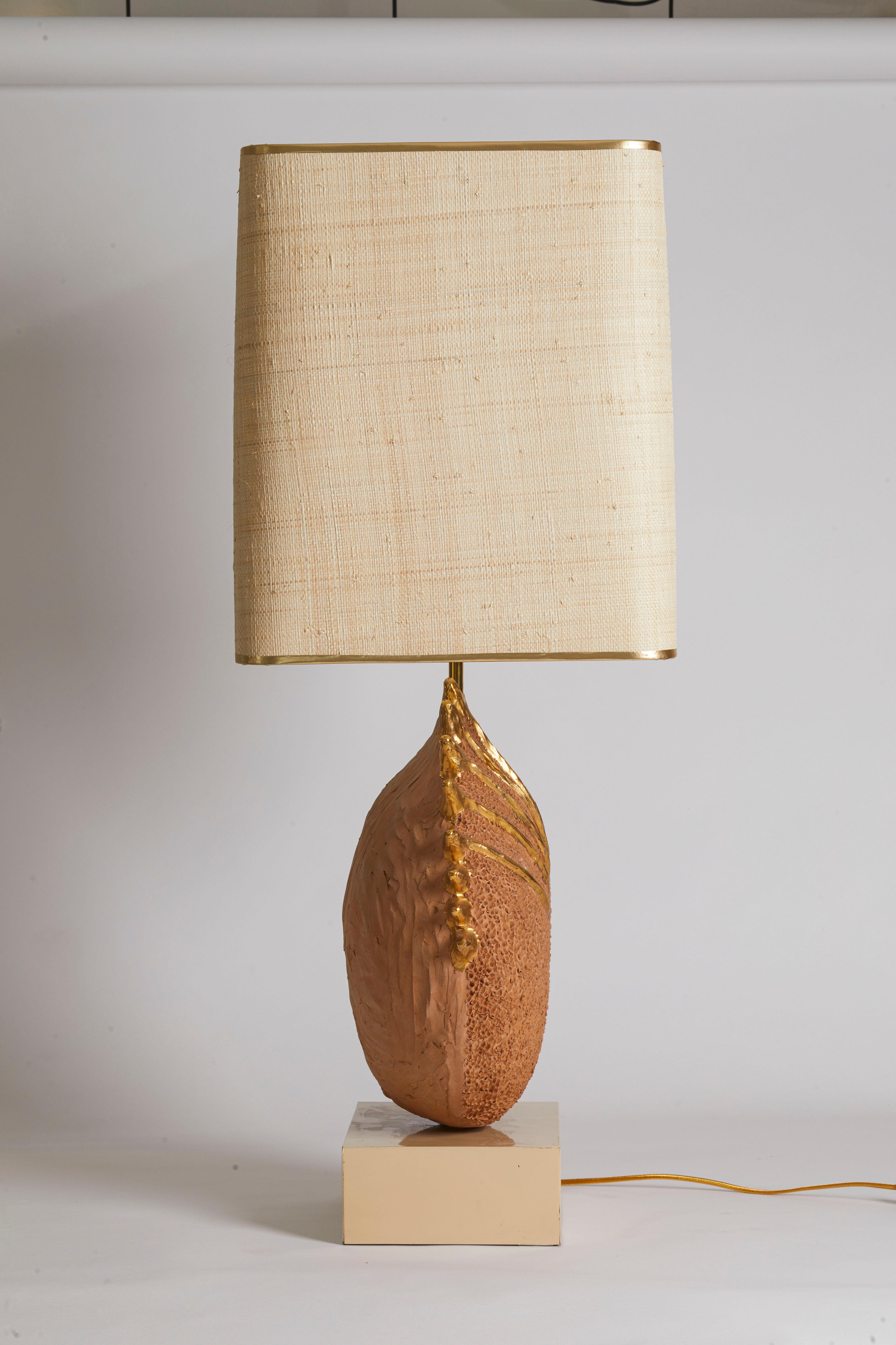 Lámpara de concha dorada de mediados de siglo Emilia Palomba, Italia Años 80 Italiano en venta