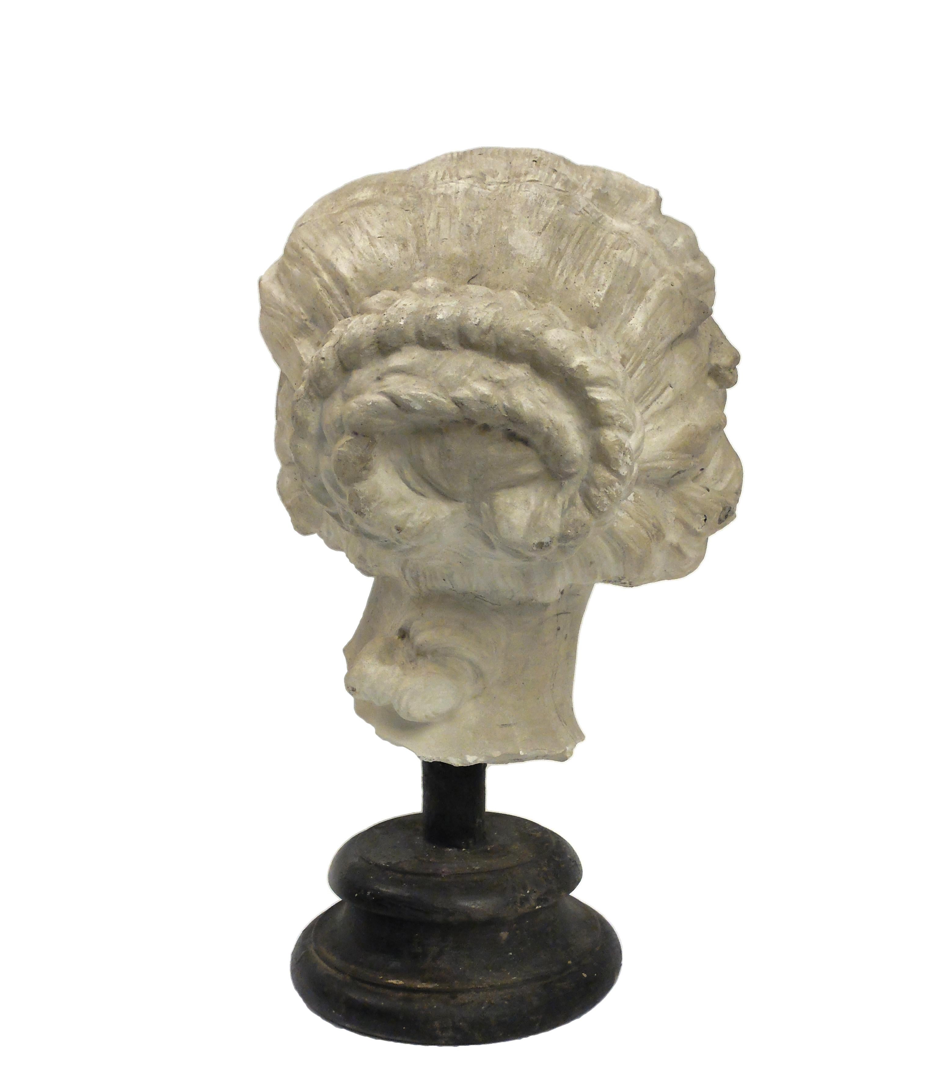 Academic Cast Depicting Costanza Bonarelli's Head, Italy, circa 1890 In Excellent Condition In Milan, IT