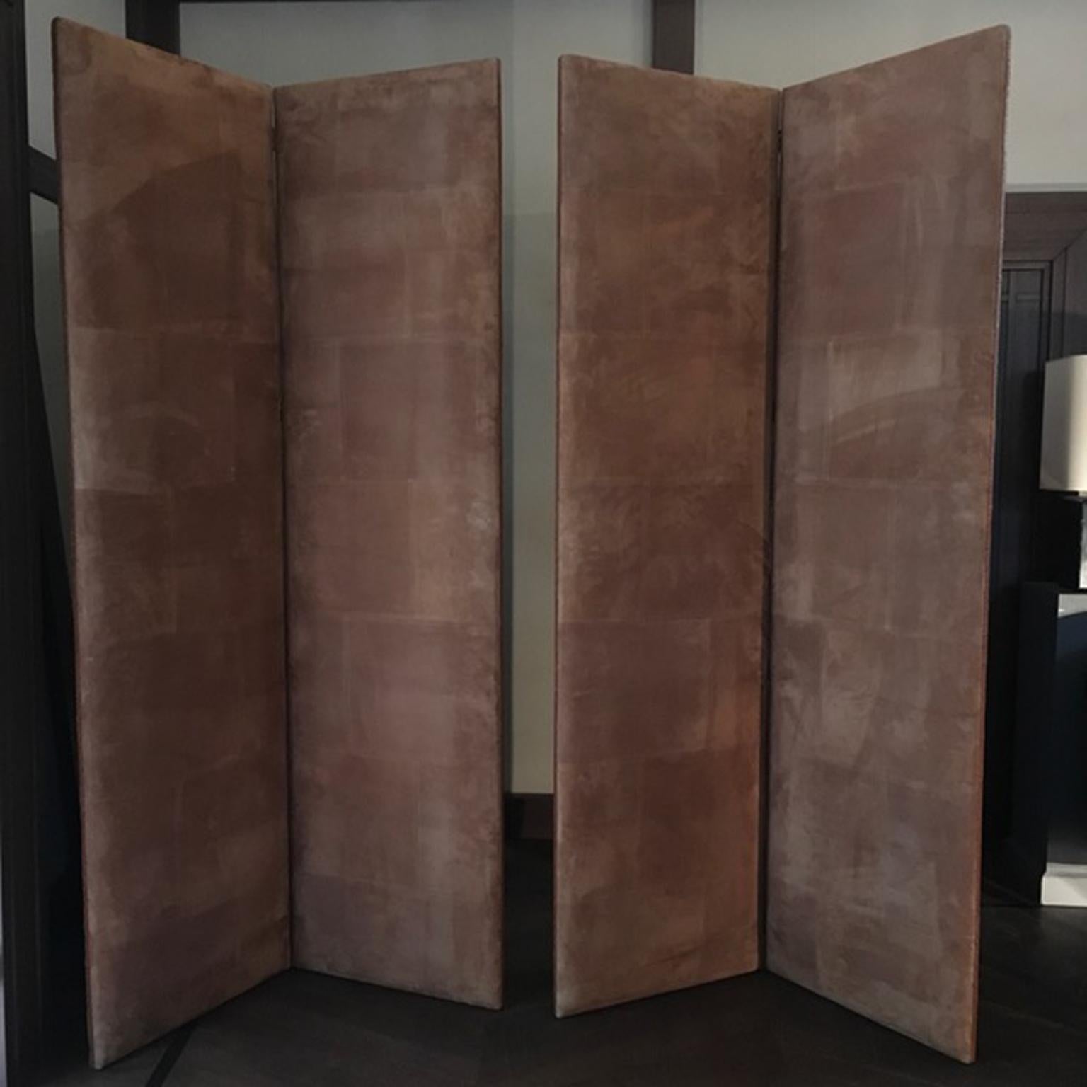 Late 20th Century Italy 1990 Post Moder Style Pair of Upholstered Screens in Natural Suede