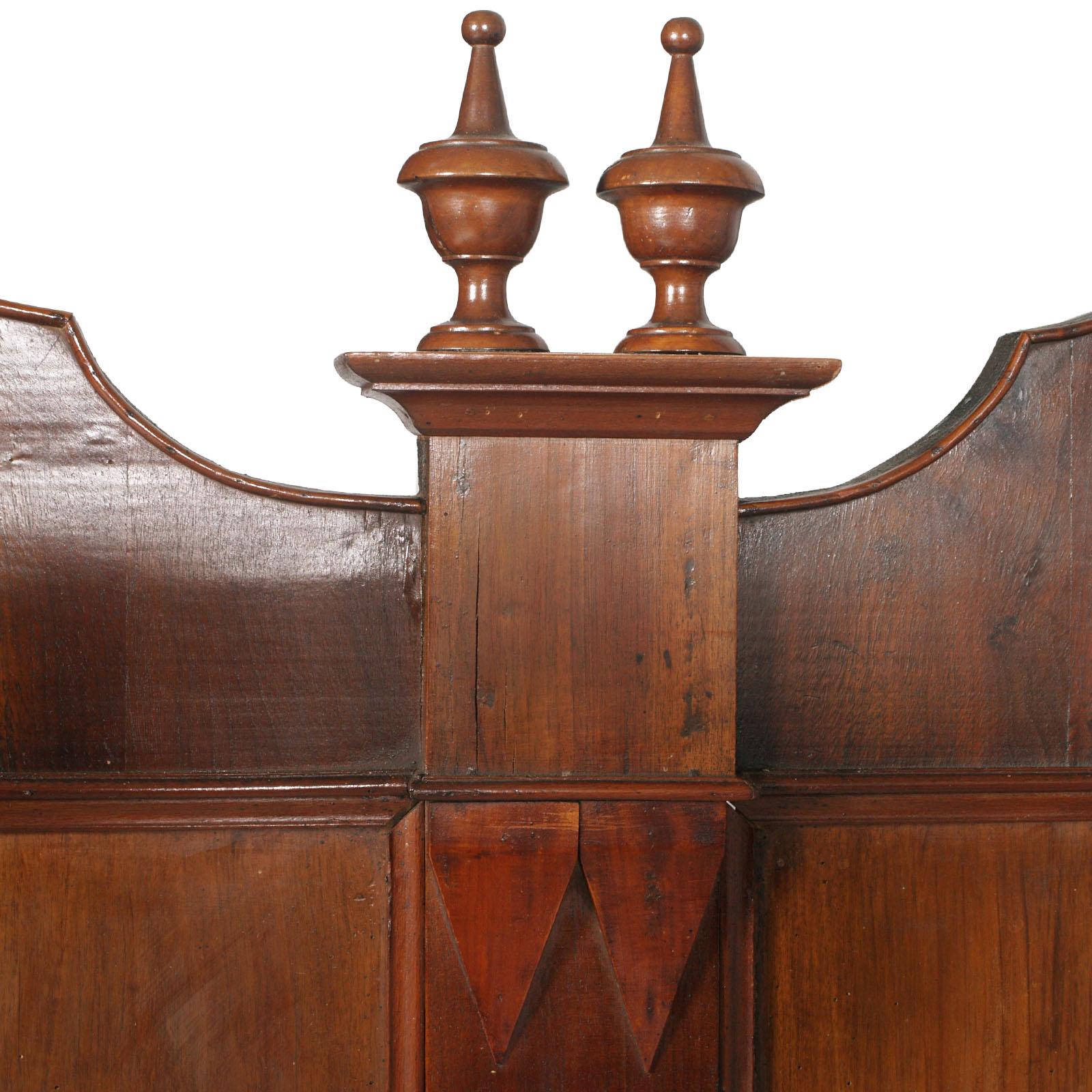 Baroque Italy 19th Century Majestic Double Bed in Walnut Restored and Polished to Wax For Sale
