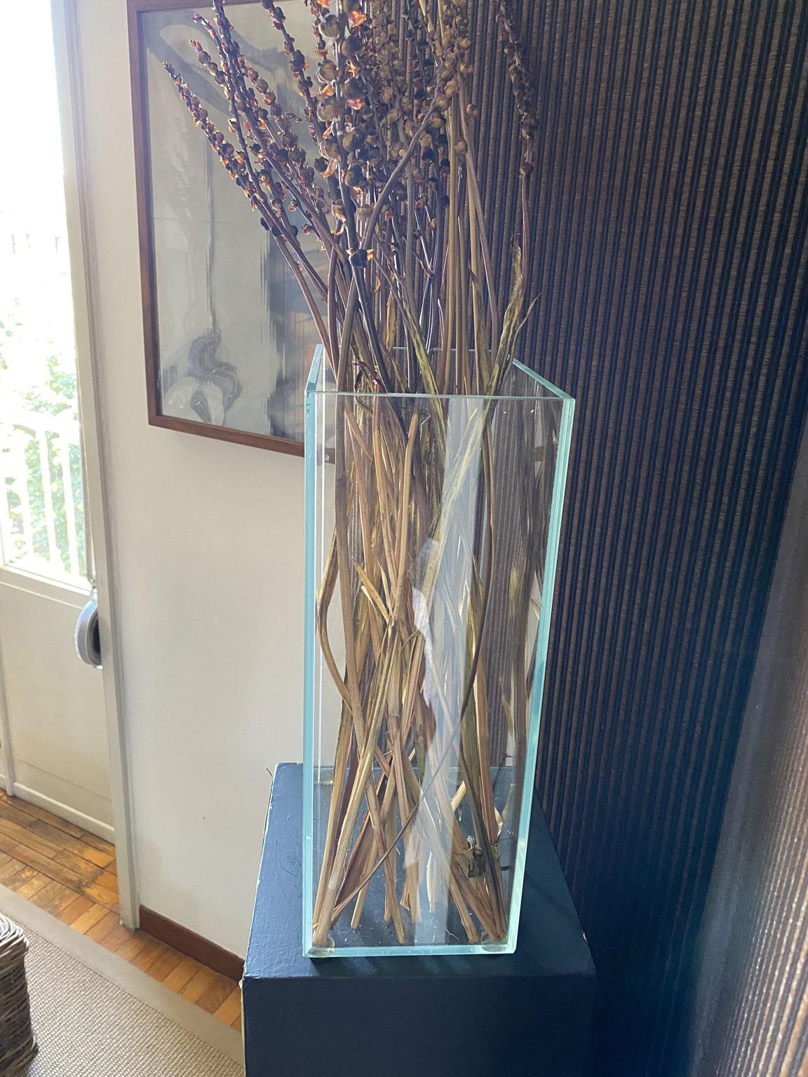 Italy 21st Century Glass Vase in Minimalist Style For Sale 6