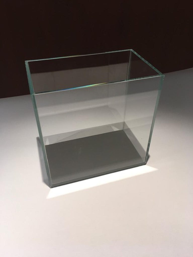 Italy 21st Century Glass Vase in Minimalist Style For Sale 7