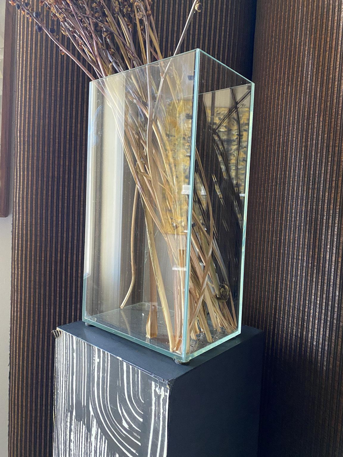 Italy 21st Century Glass Vase in Minimalist Style For Sale 4
