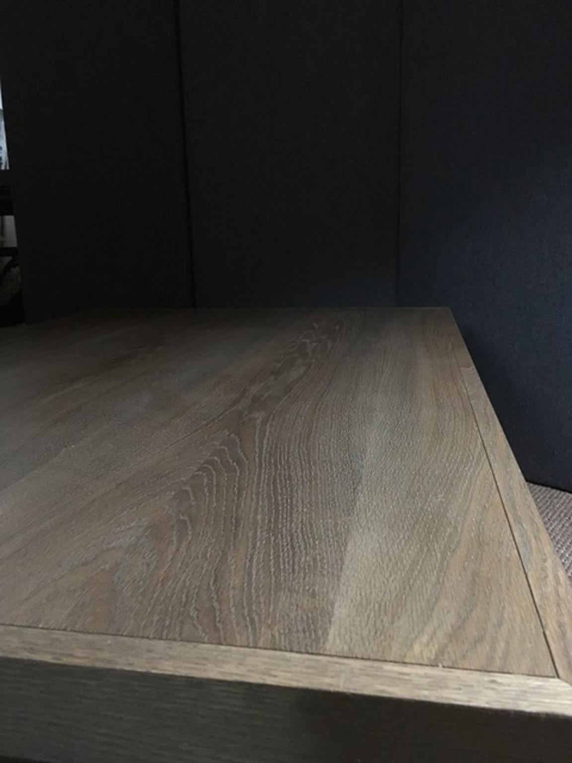 Table basse italienne du 21e siècle en bois de chêne gris,  Rectangulaire en vente 1