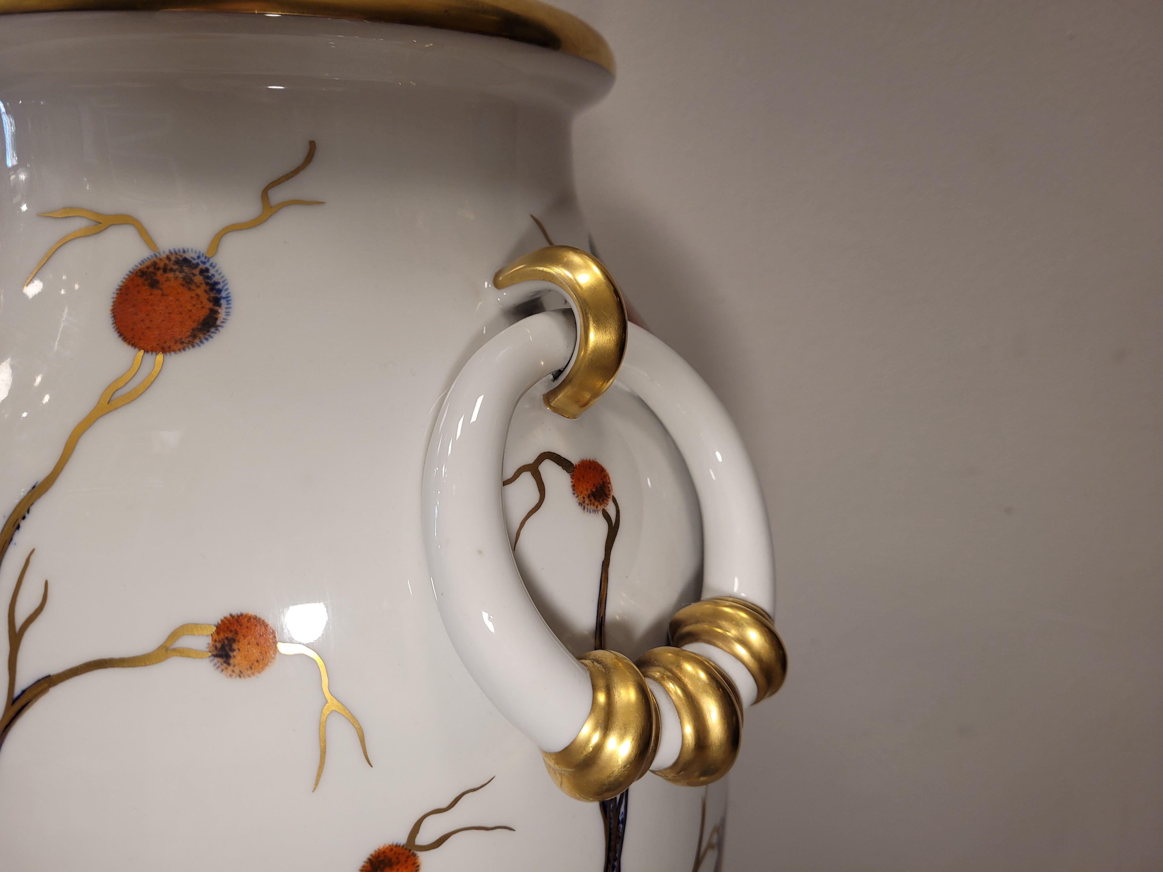 Italy 50s Mangani White, Gold Porcelain Vase, Handpaint In Good Condition In Valladolid, ES