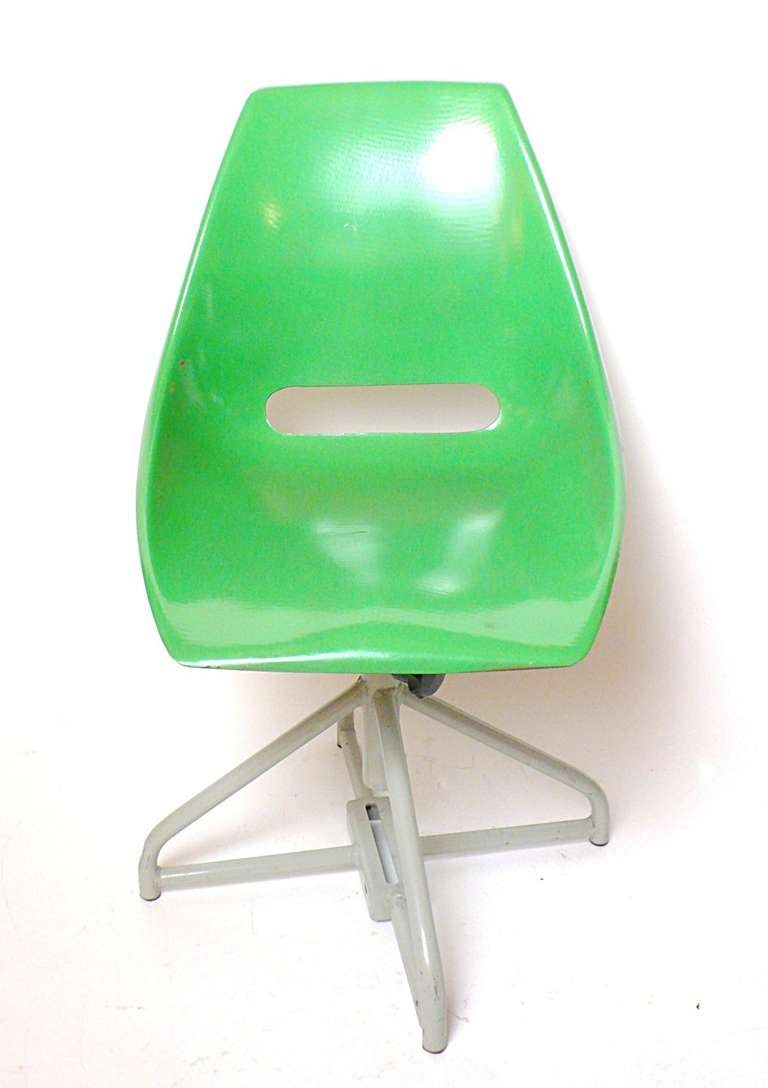 Italian Italy 1950s Multicolor Adjustable Swiveling Fiberglass Chairs