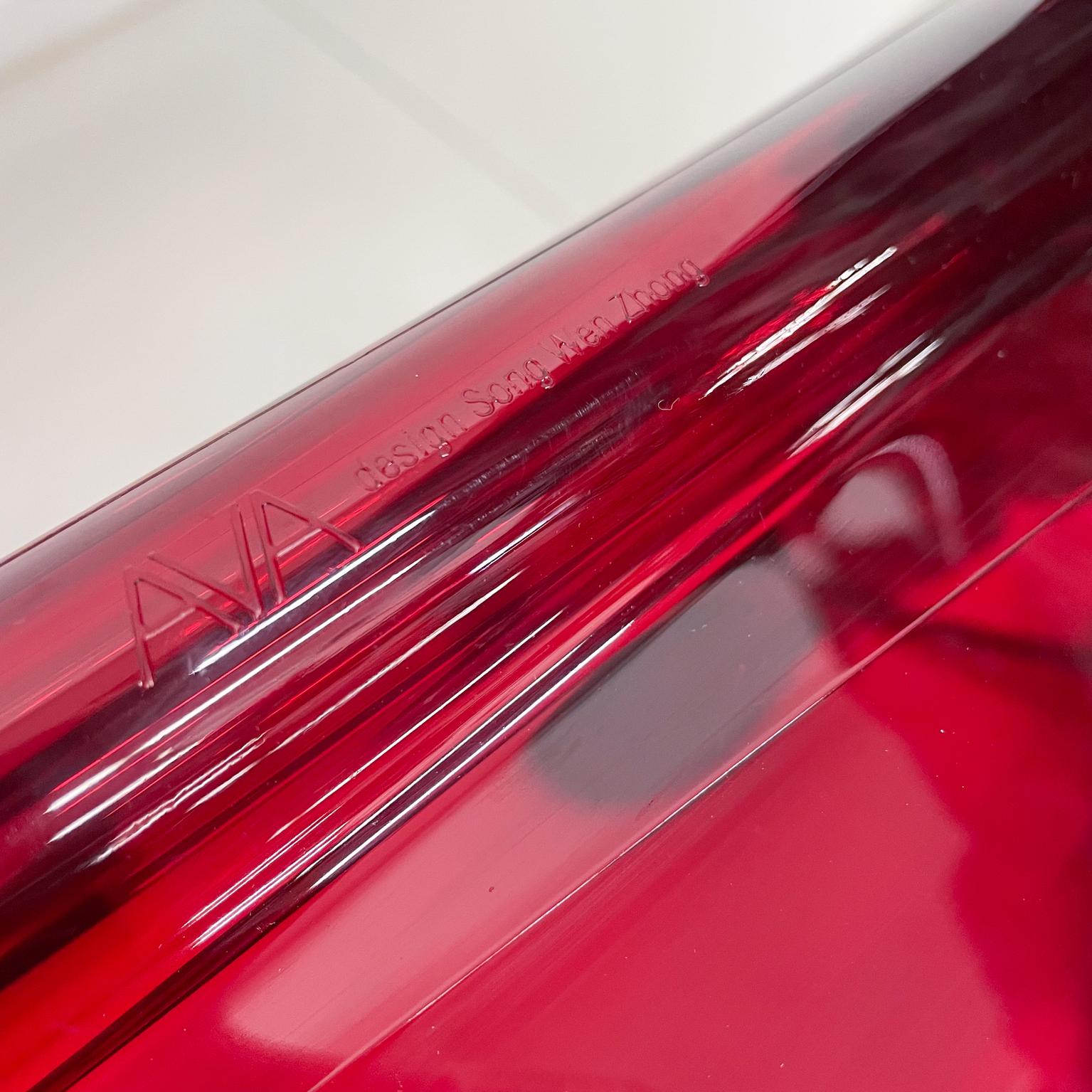 Fauteuils empilables AVA Bridge en lucite rubis brillant, Italie, par Roche Bobois en vente 1