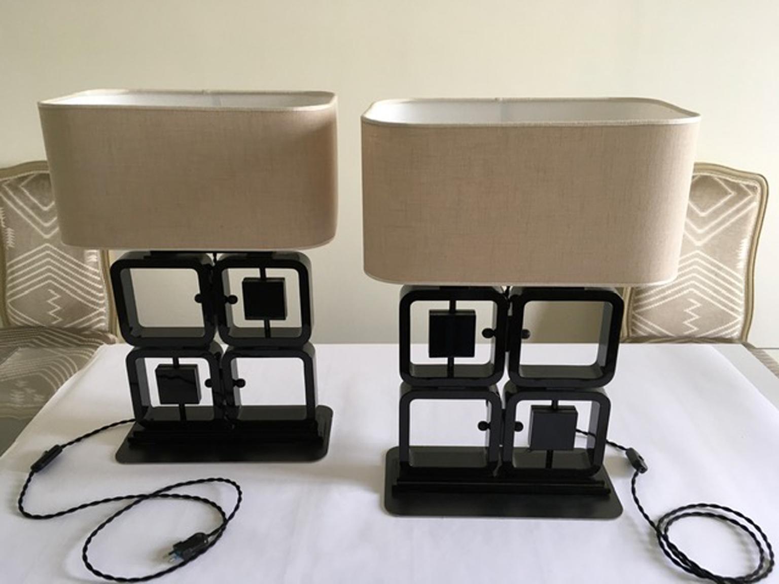 Italie Lampe de table en noyer noir de style The Modernity en vente 5