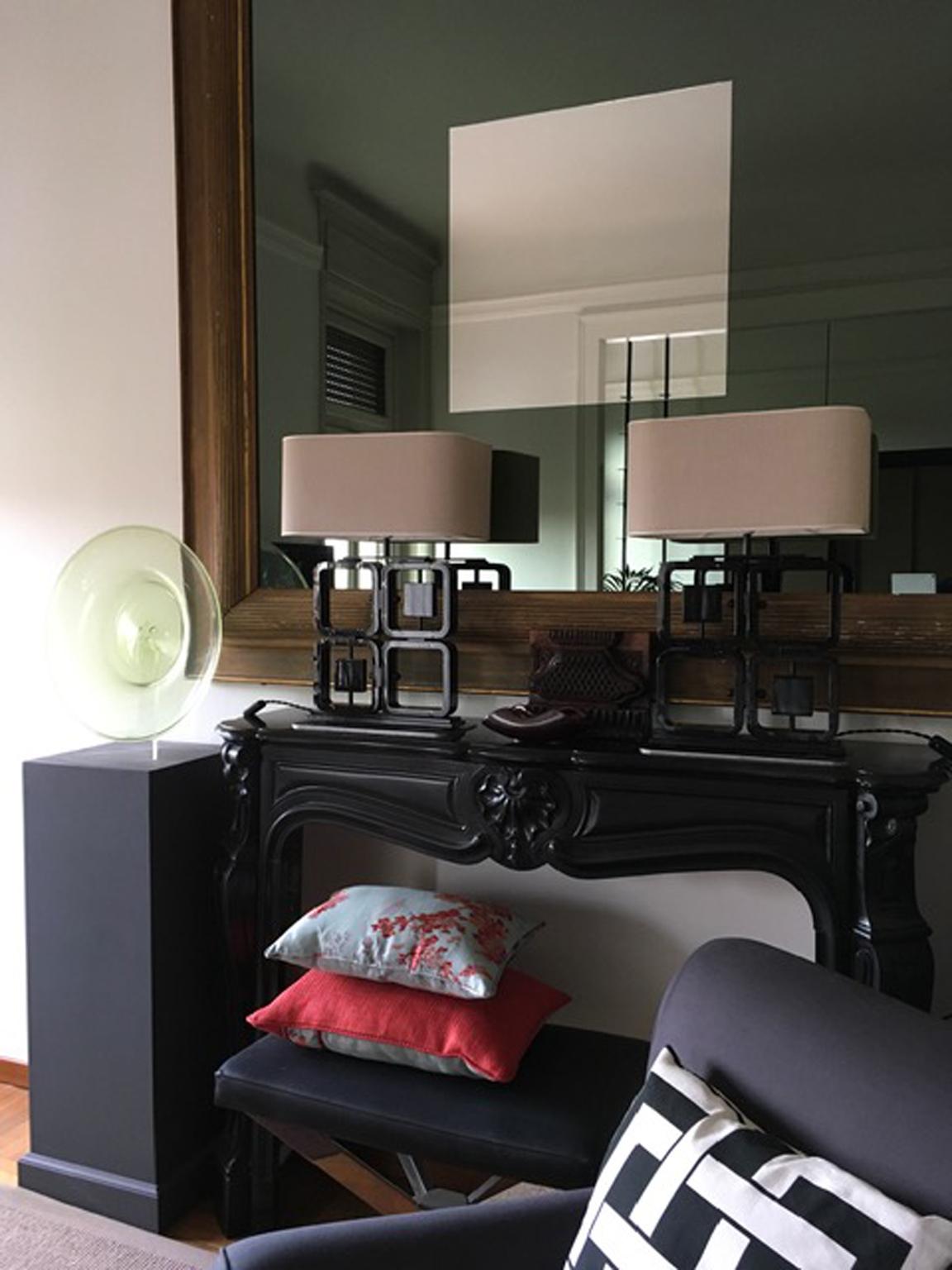 Italie Lampe de table en noyer noir de style The Modernity en vente 11