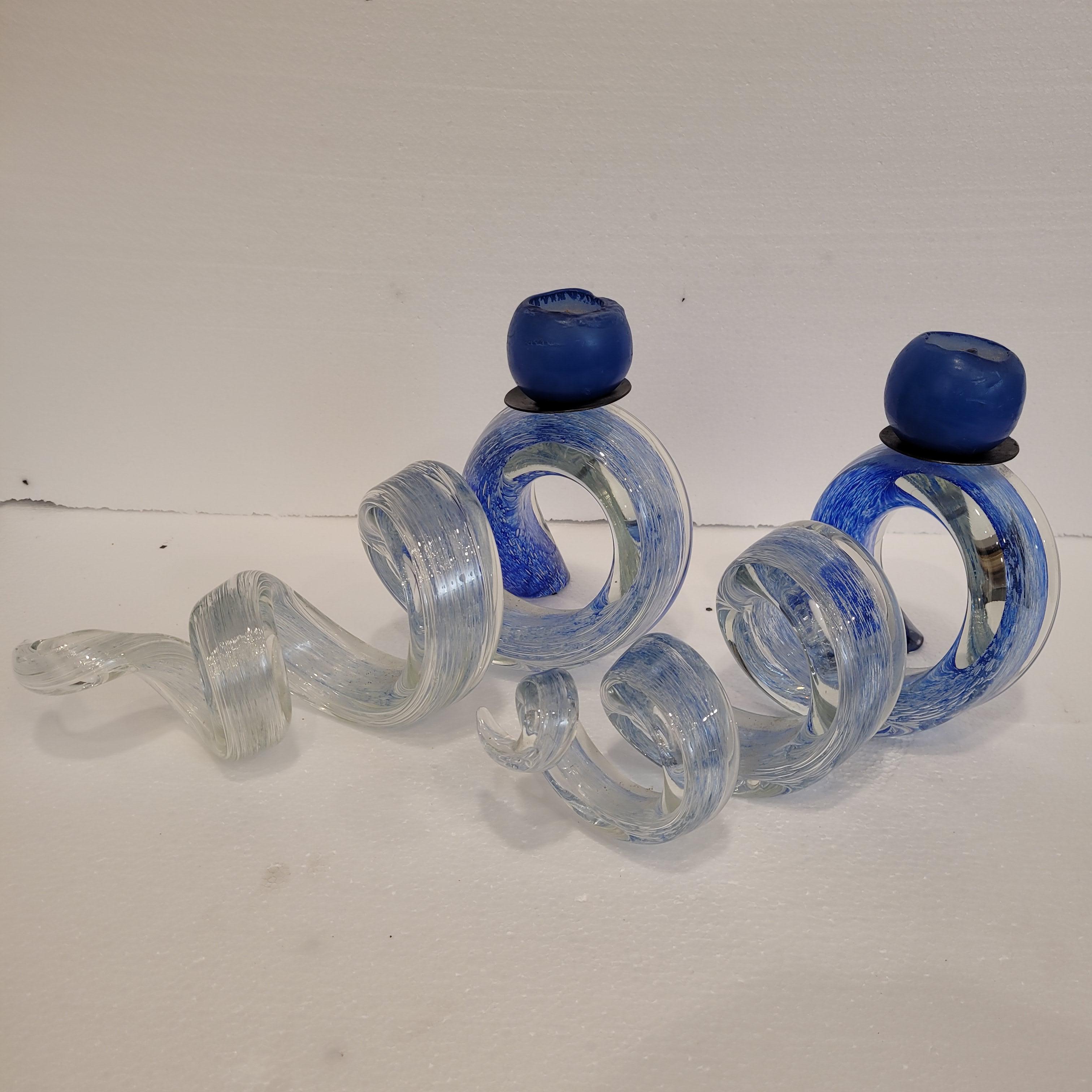 Femenino o masculino Italia vidrio azul Pareja de candelabros espirales azules, vidrio en venta