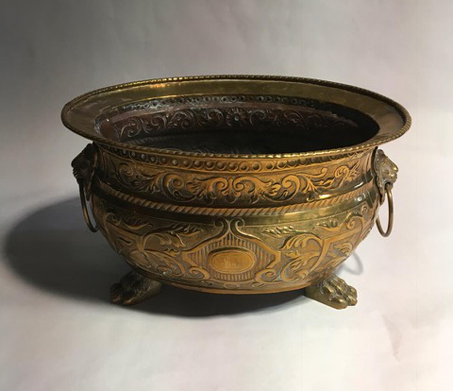 Baroque Early 20th Century Italy Brass Planter Bowl with Lions Heads For Sale