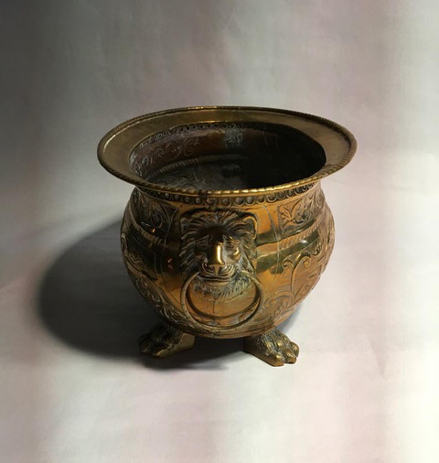 Italian  Early 20th Century Italy Brass Planter Bowl with Lions Heads For Sale