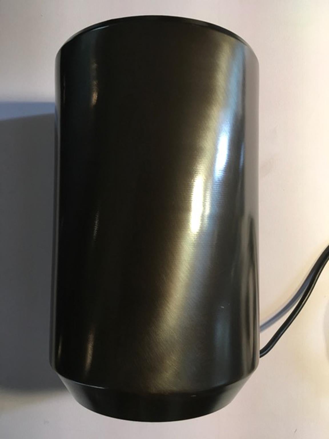 Italienische Tisch-Stehlampe aus brüniertem Metall, zeitgenössisches Design im minimalistischen Stil im Angebot 9