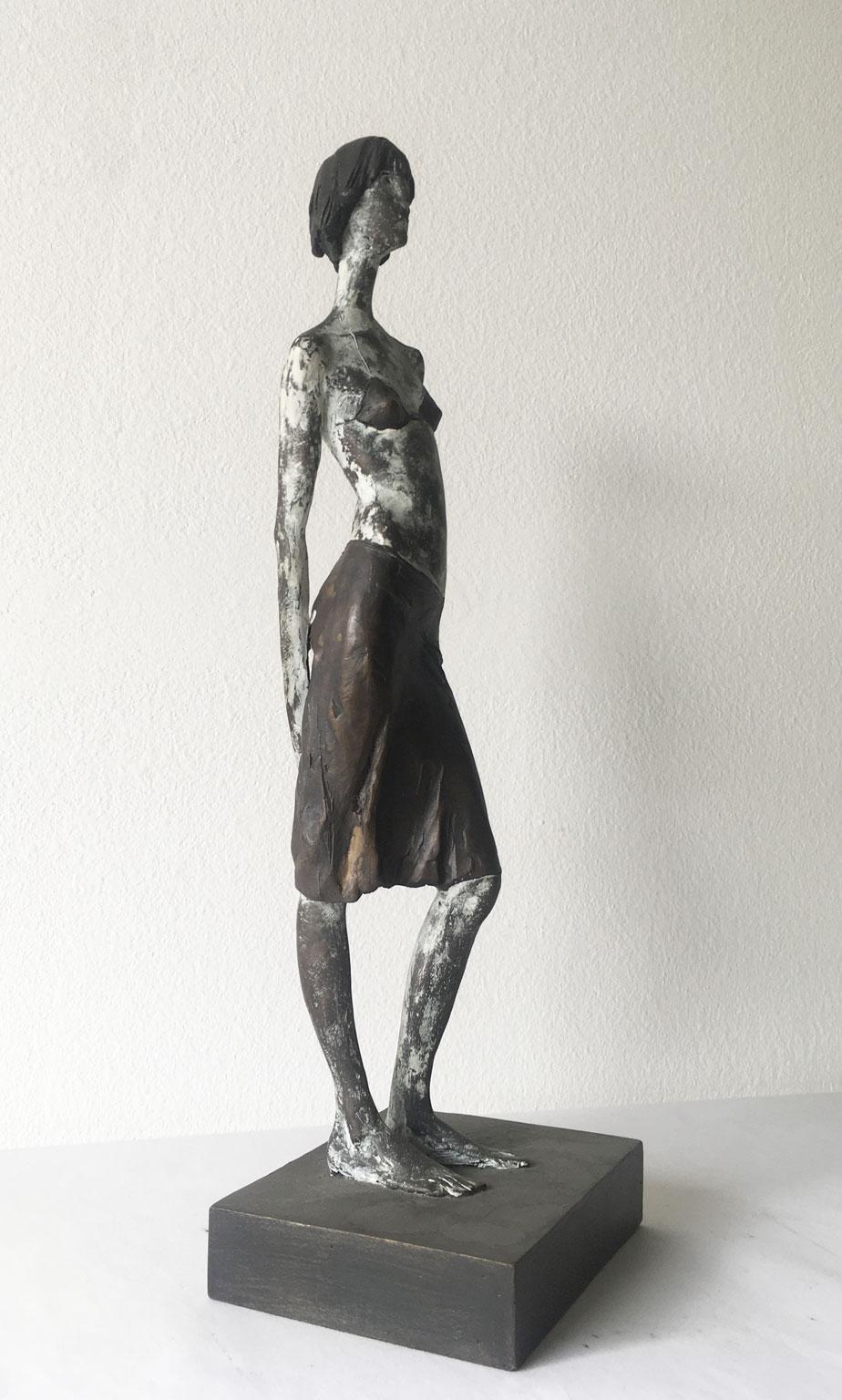 Italienische Skulptur einer Frau aus gegossenem Wachsguss aus Bronze von Aron Demetz Guardando im Angebot 12