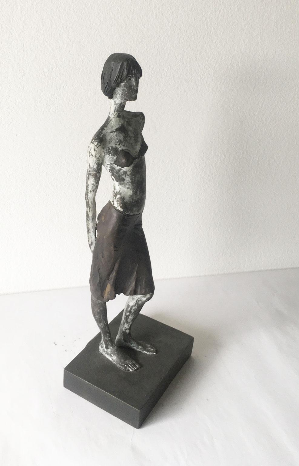 Italy Cast Lost Wax Woman Figurine Bronze Sculpture by Aron Demetz Guardando For Sale 1