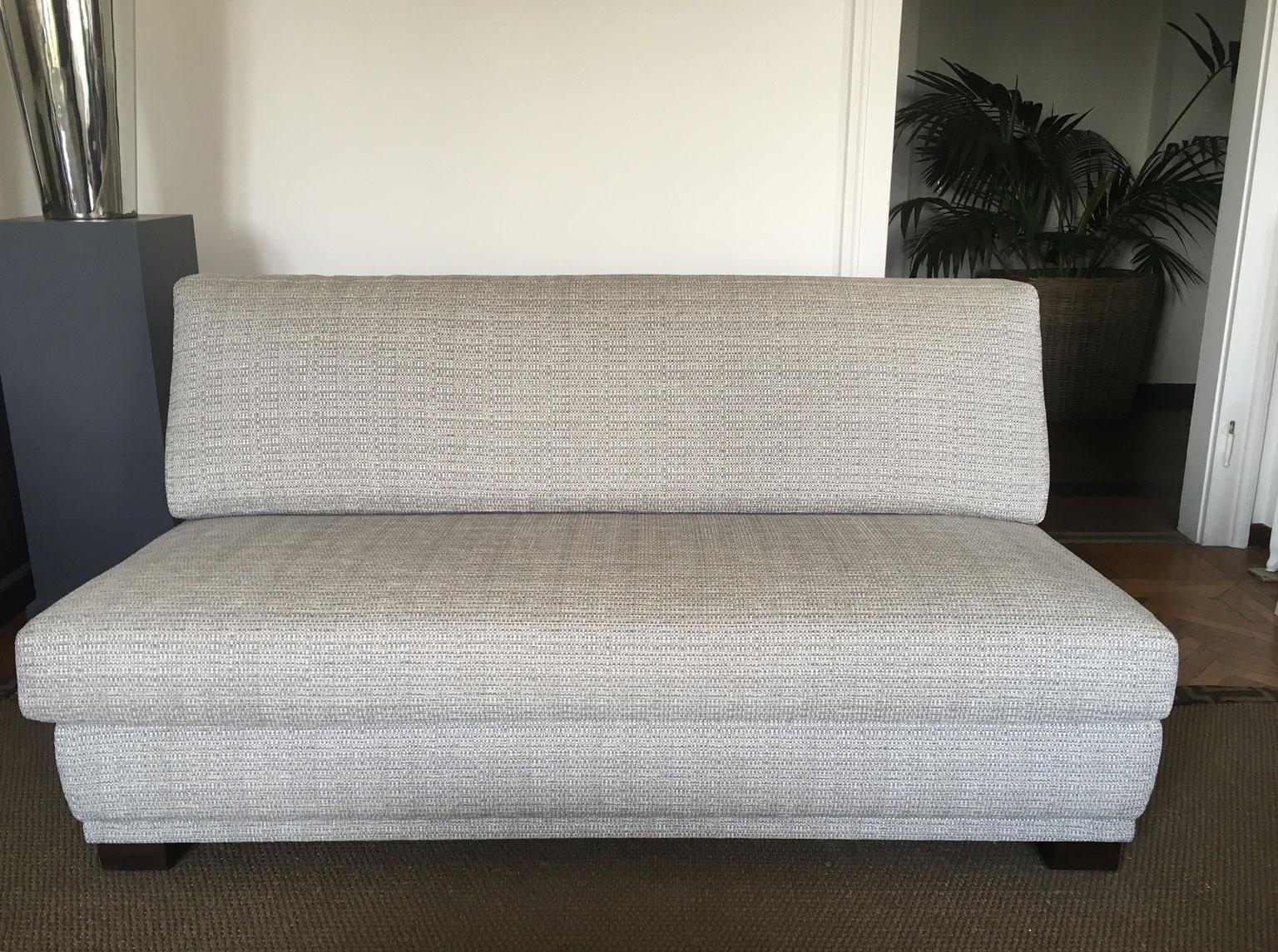 Italy Contemporary Design 2 Seats Sofa Light Grey For Sale 1