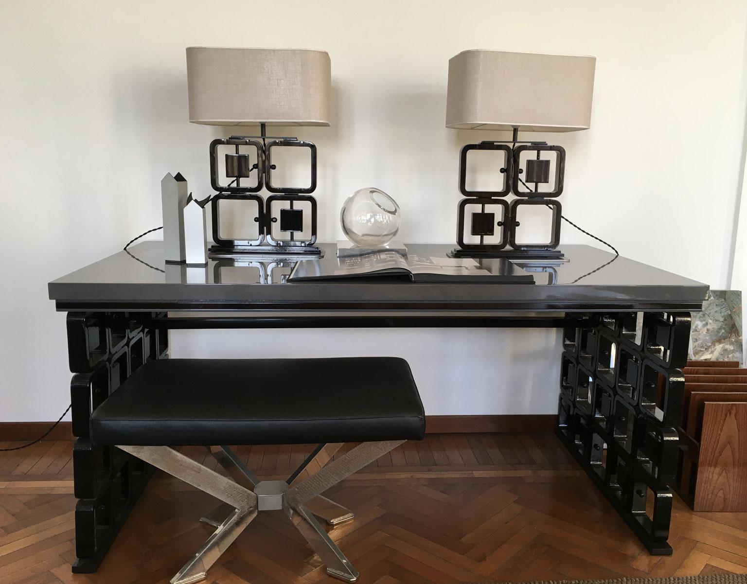 Italian Design Walnut Black and Grey Lacquered Desk Osvaldo Borsani Style For Sale 10