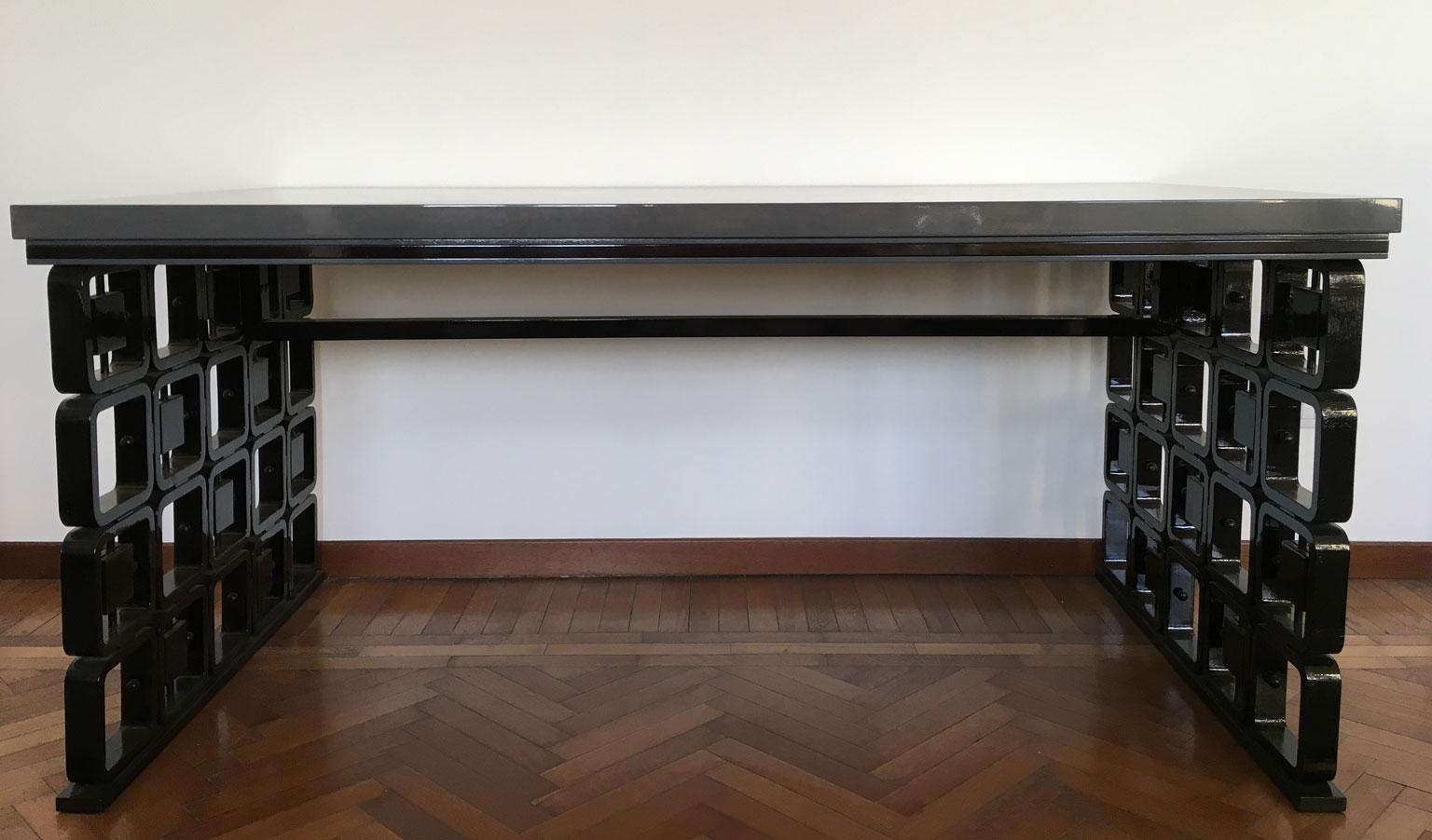 Italian Design Walnut Black and Grey Lacquered Desk Osvaldo Borsani Style For Sale 5