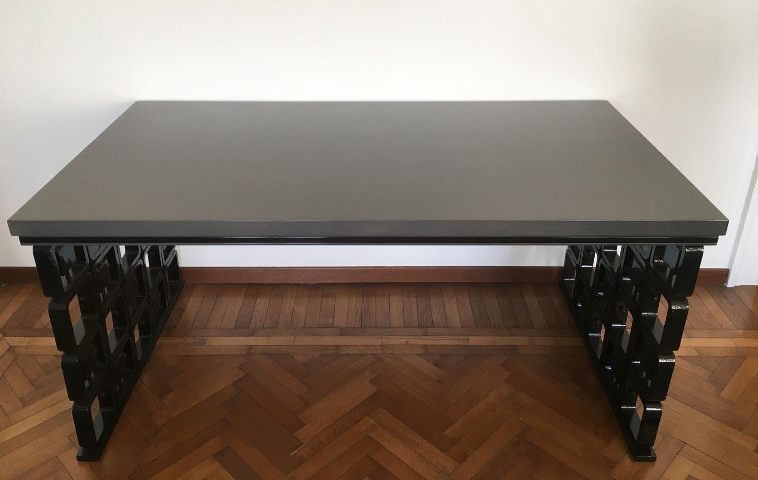 Italian Design Walnut Black and Grey Lacquered Desk Osvaldo Borsani Style In Excellent Condition For Sale In Brescia, IT
