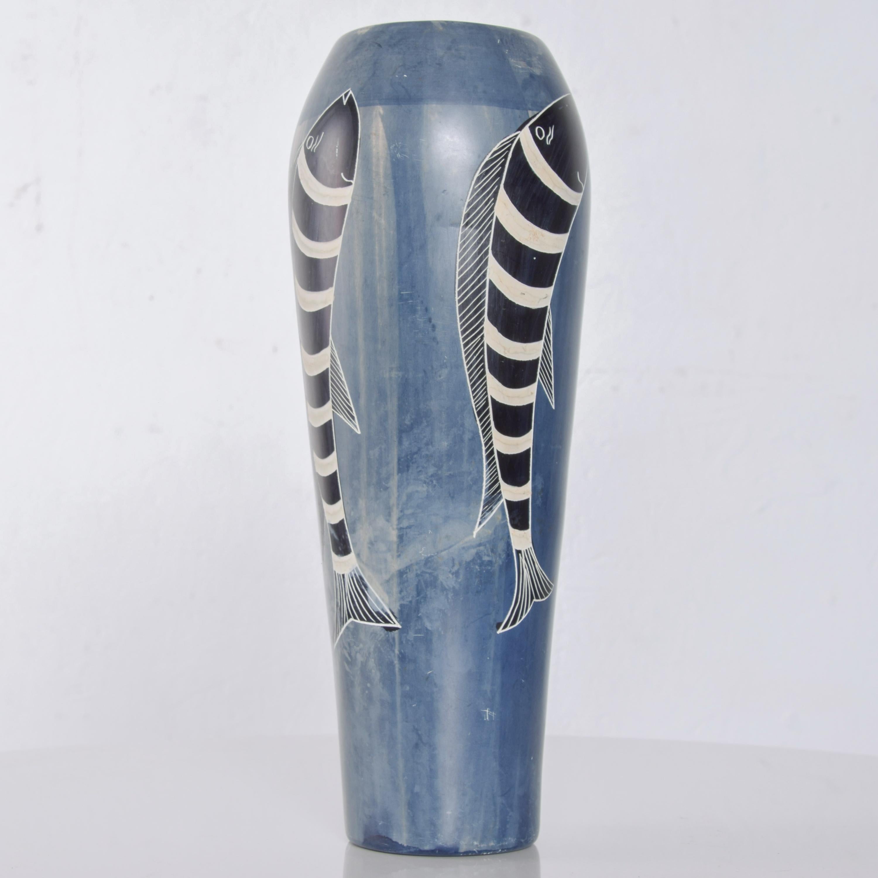 Italy Domina Blue Jailbird Fish Vase Arts & Crafts Era Richard Ginori Style In Good Condition In Chula Vista, CA