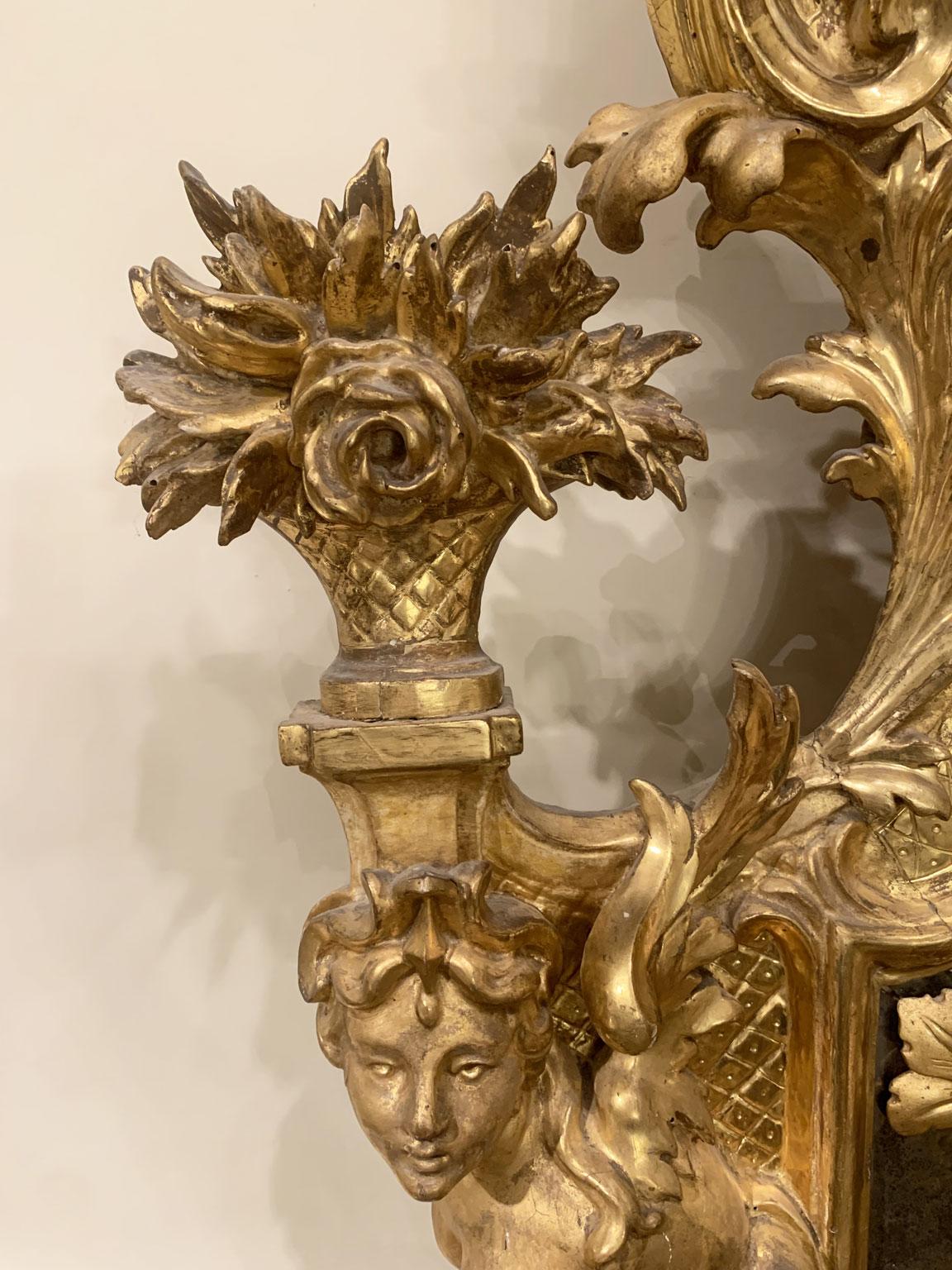 Italien Frühes 18. Jahrhundert Barocco Giltwood und geschnitzter Kaminspiegel im Angebot 9