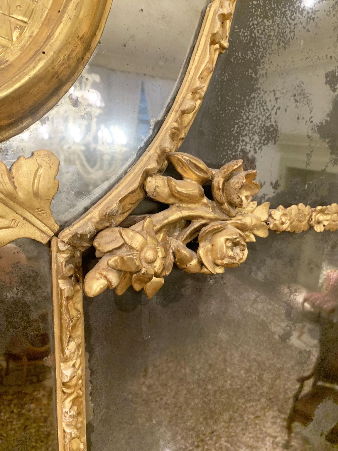 Italien Frühes 18. Jahrhundert Barocco Giltwood und geschnitzter Kaminspiegel im Angebot 11