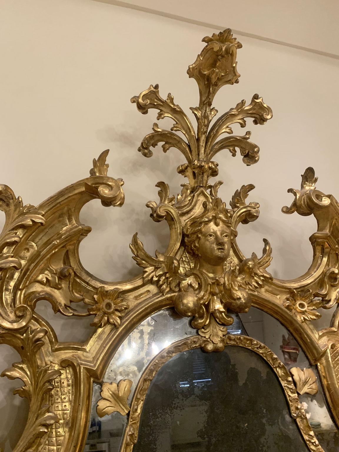 Italien Frühes 18. Jahrhundert Barocco Giltwood und geschnitzter Kaminspiegel im Angebot 2