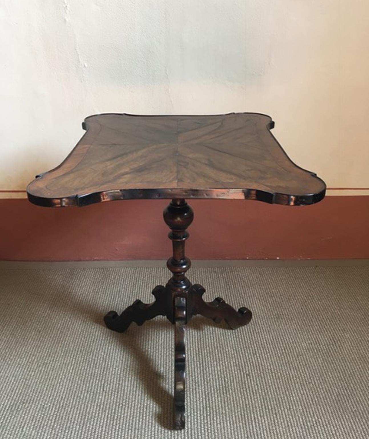 Italy Early 19th Century Table with Solid Ebonized Walnut Foot Inlaid Walnut Top For Sale 2