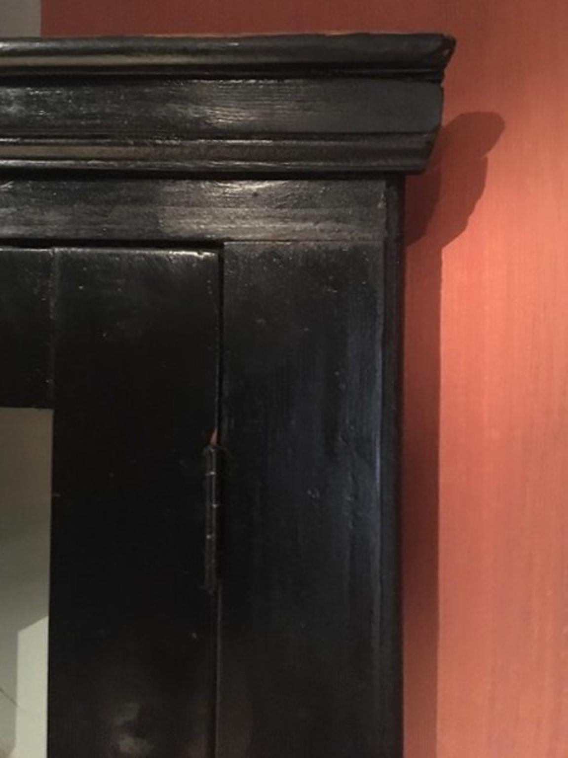 Italian Early 20th Century Kitchen Pine Wood Black Lacquered Corner Cupboard In Good Condition In Brescia, IT