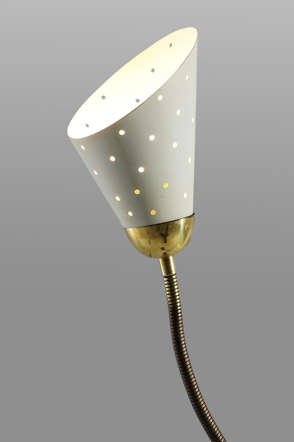 Italy Floor Lamp with White Shades Brass, 1950s In Good Condition In Waalwijk, NL