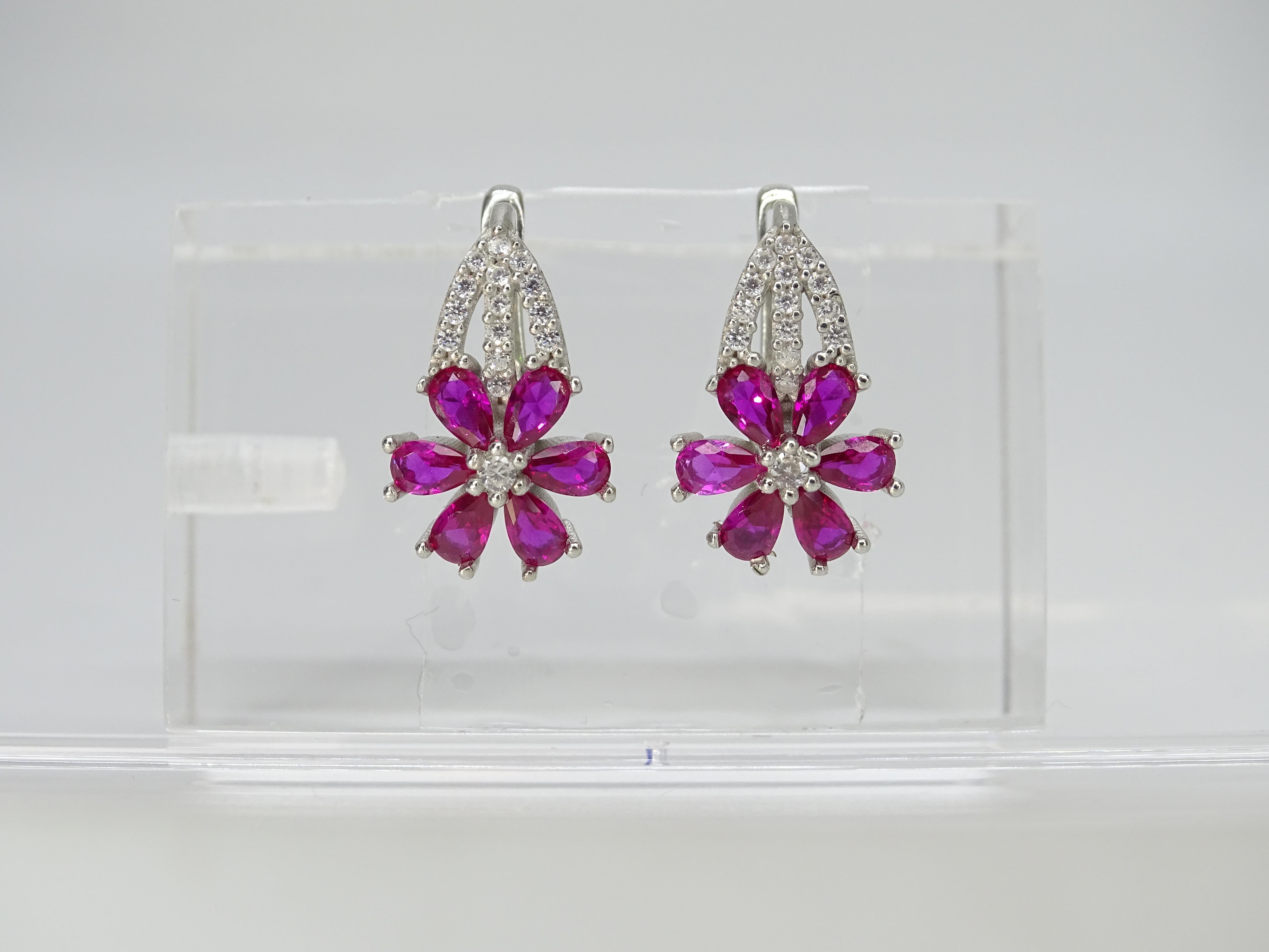 Italy “flower” earrings with ruby and zircons, 925 sterling silver in vendita 1