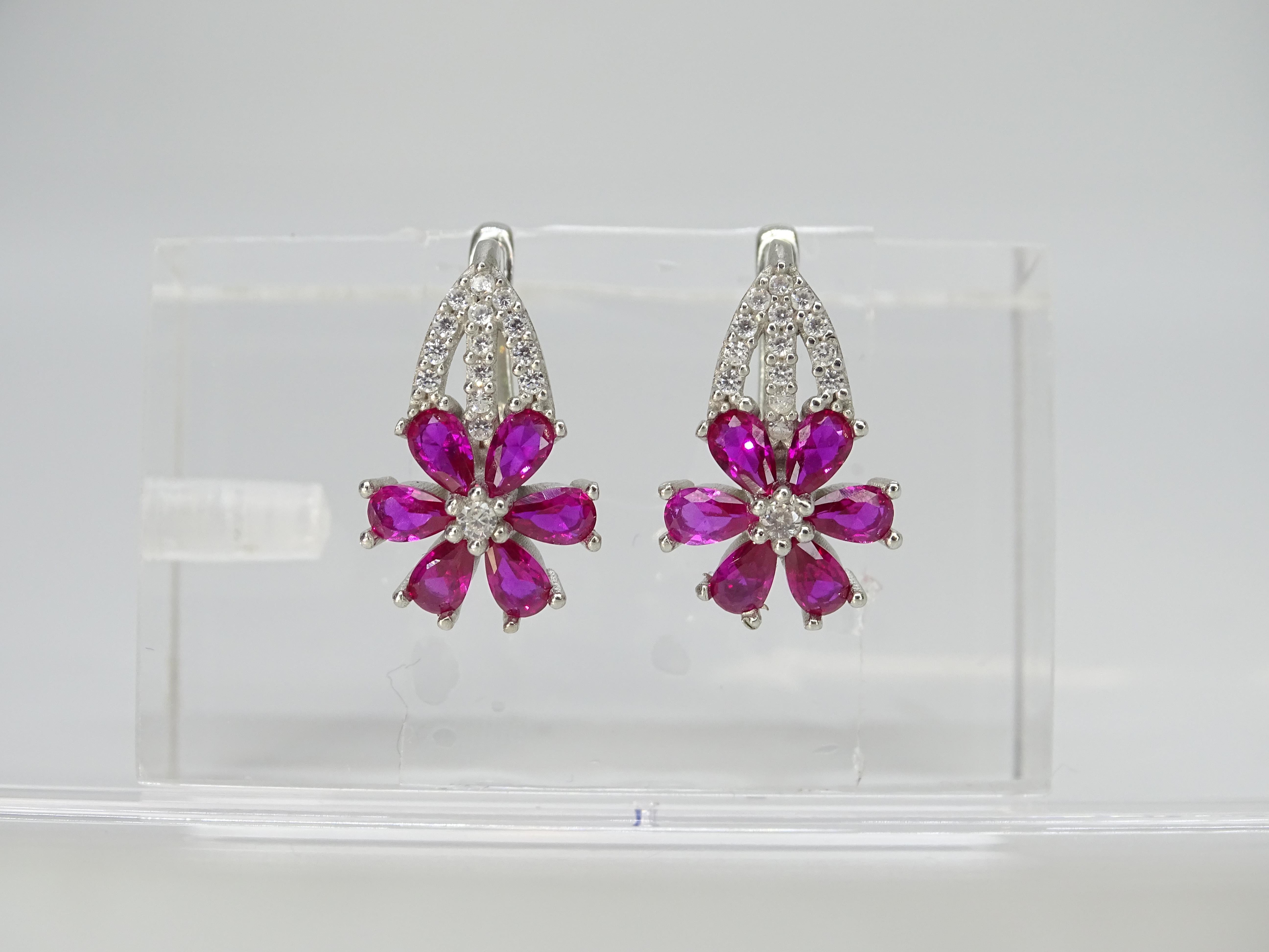 Italy “flower” earrings with ruby and zircons, 925 sterling silver in vendita 3