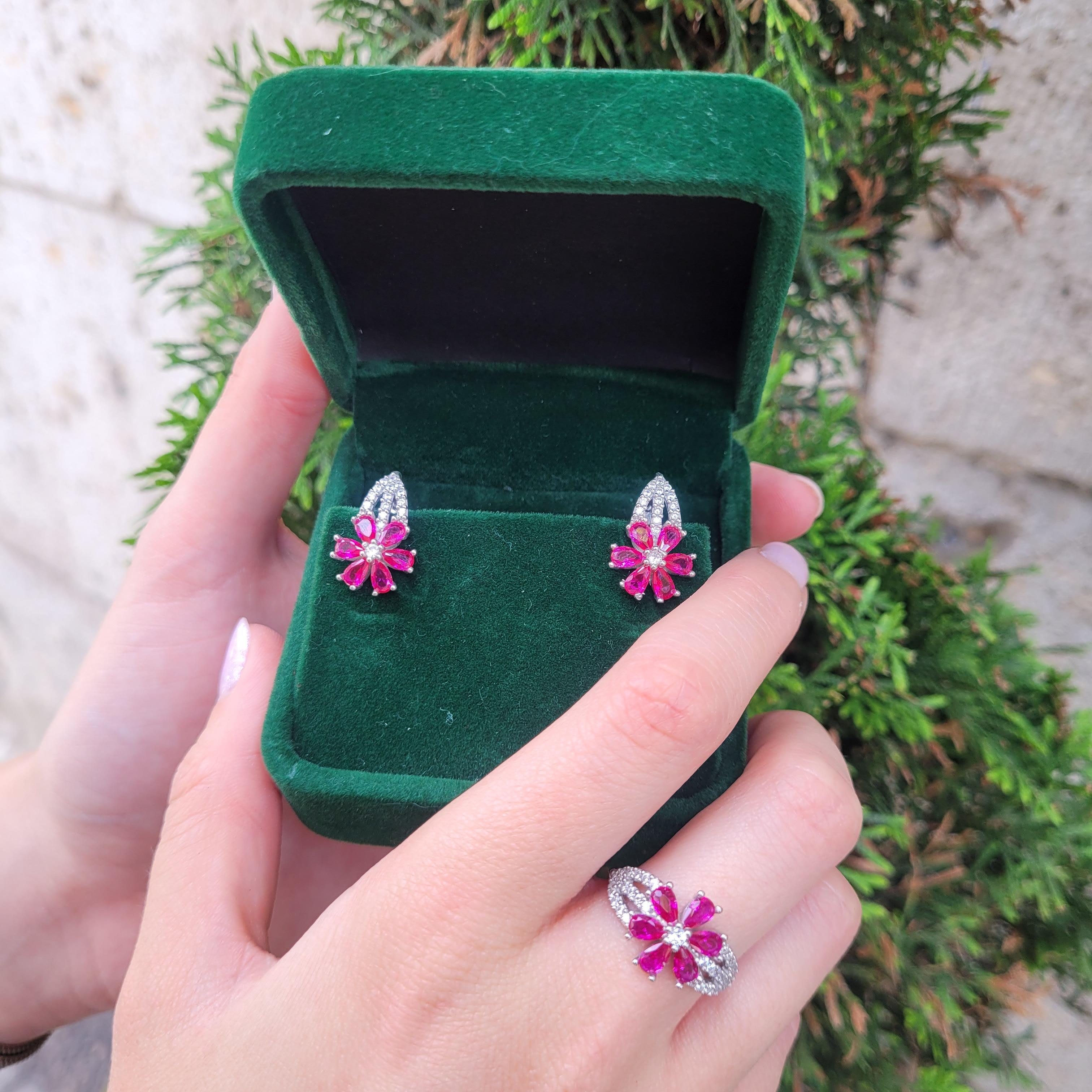 Pear Cut Italy “flower” ring, ruby root and zircons, 925 sterling silver For Sale