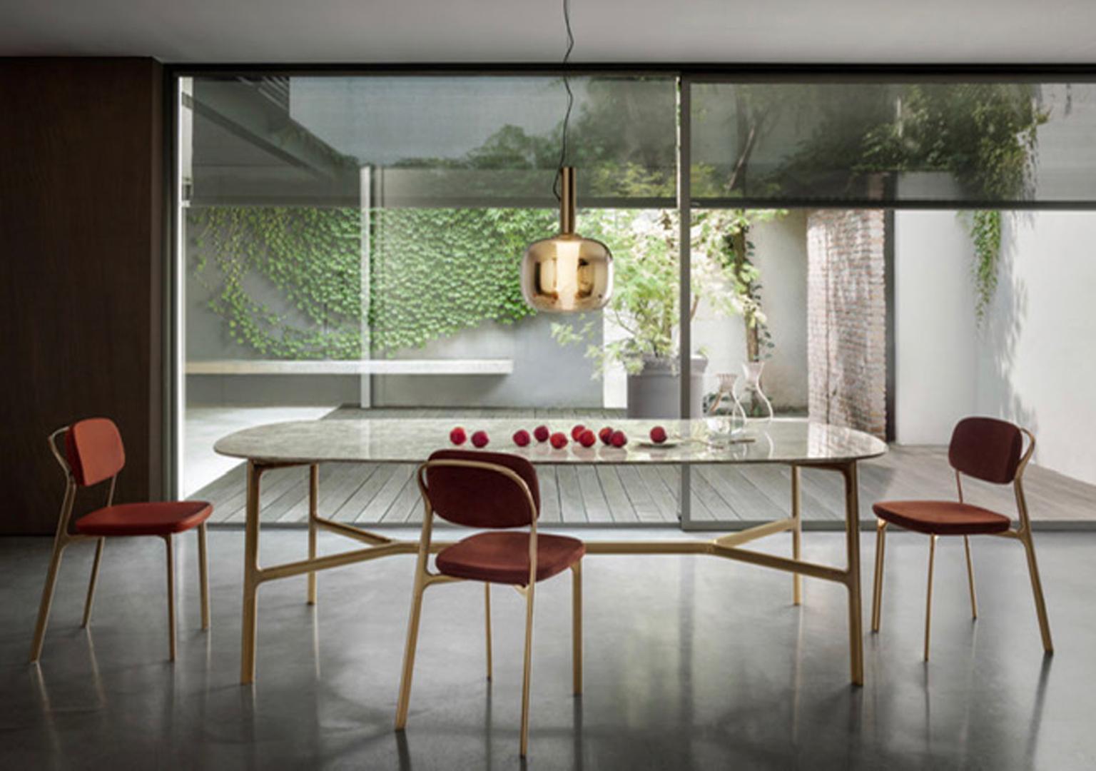 Italia Ghidini 1961 Pareja de sillas de comedor de latón Diseño contemporáneo en venta 7