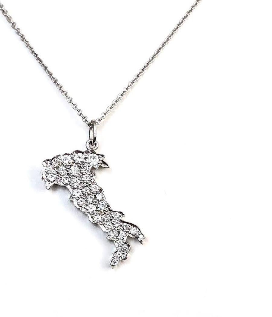 Modern Platinum Diamond Italy Pendant Necklace For Sale