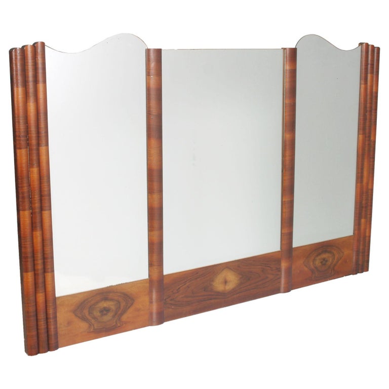 Italy 1930s large wall Mirror, Art Deco, Osvaldo Borsani style, in walnut and burl walnut, in excellent conditions, wax-polished.

Measures cm: H 98 W 151 D 7.