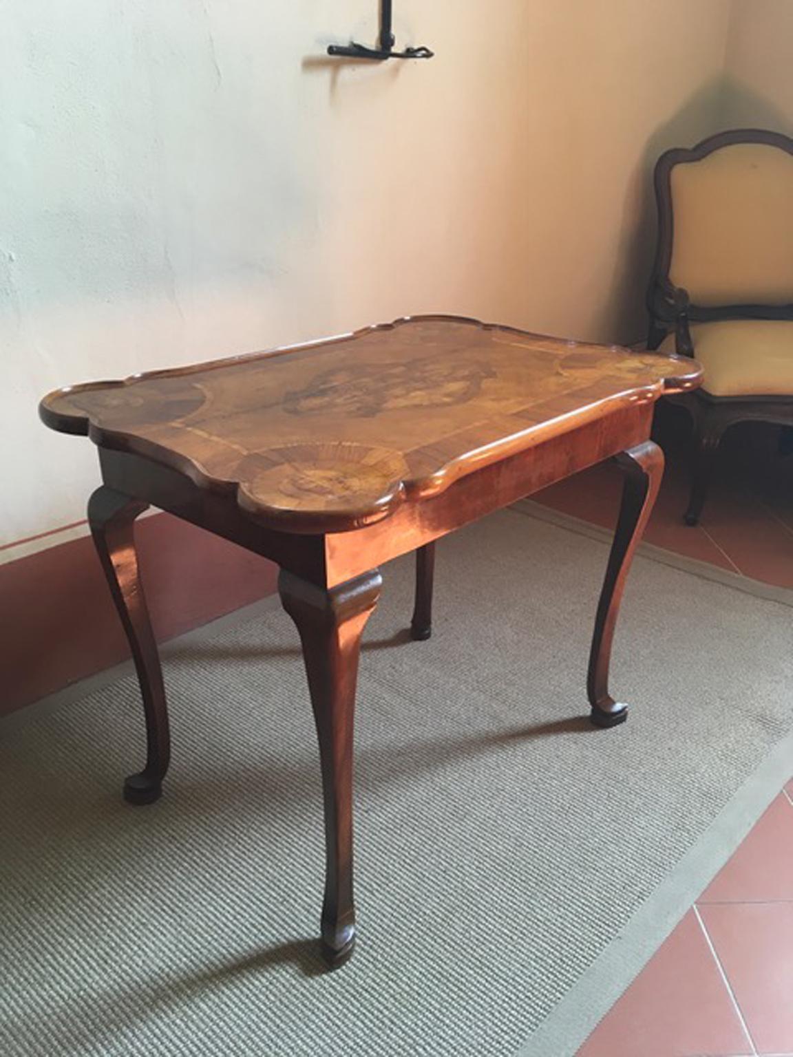 Italy Late 18th Century Regency Walnut Desk or Side Table For Sale 4