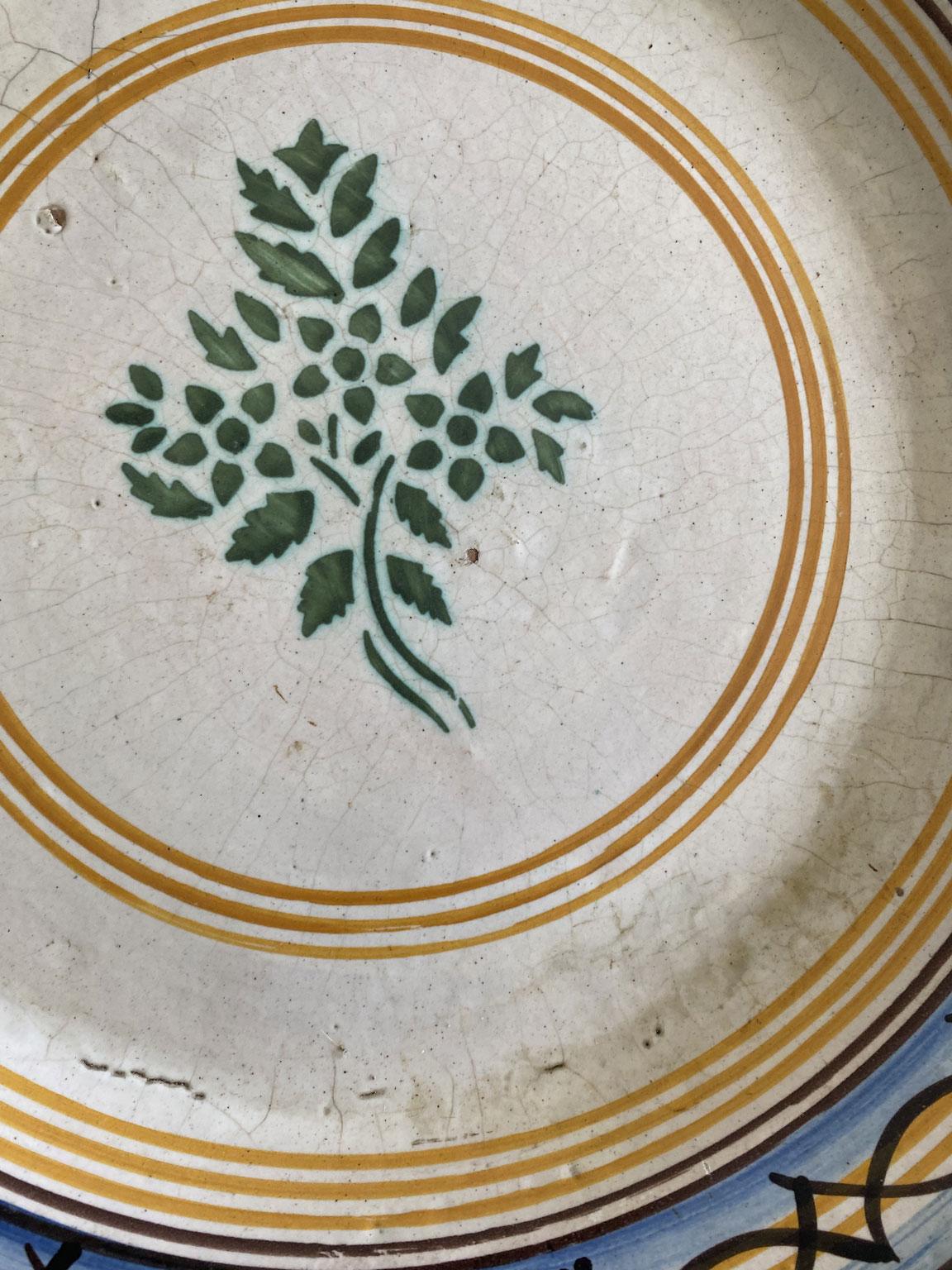 Italie Fin du XVIIIe siècle Plat en céramique ou centre de table décoratif en vente 3