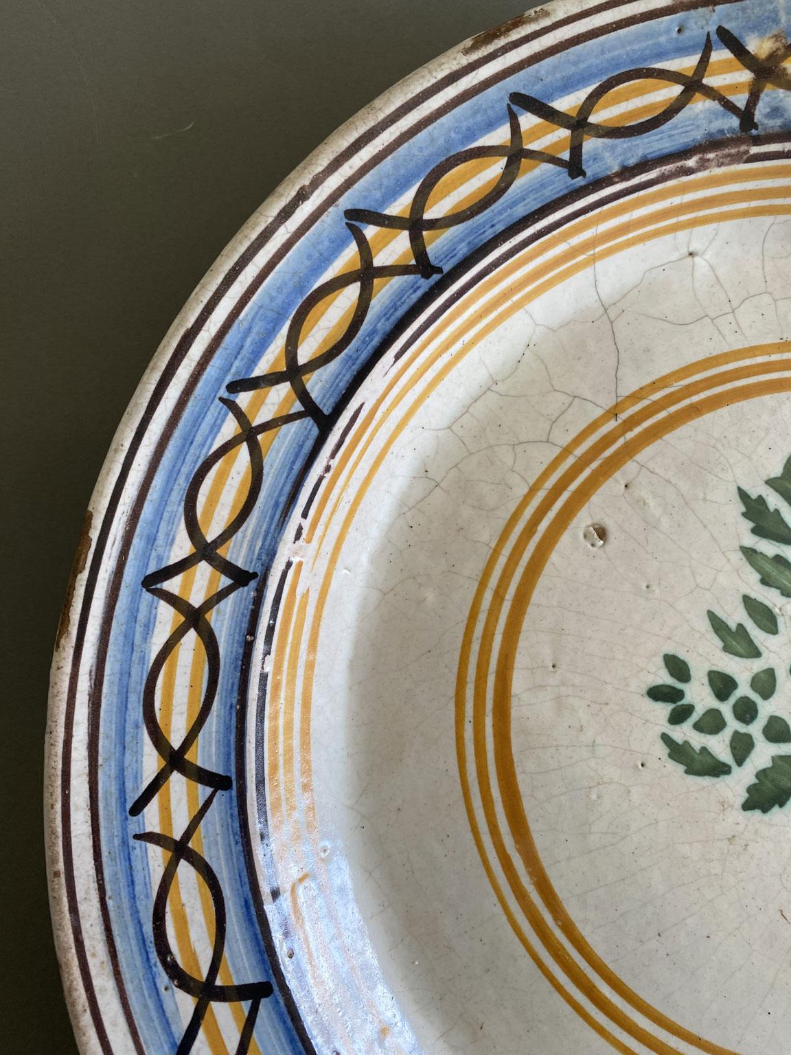 Italie Fin du XVIIIe siècle Plat en céramique ou centre de table décoratif en vente 1