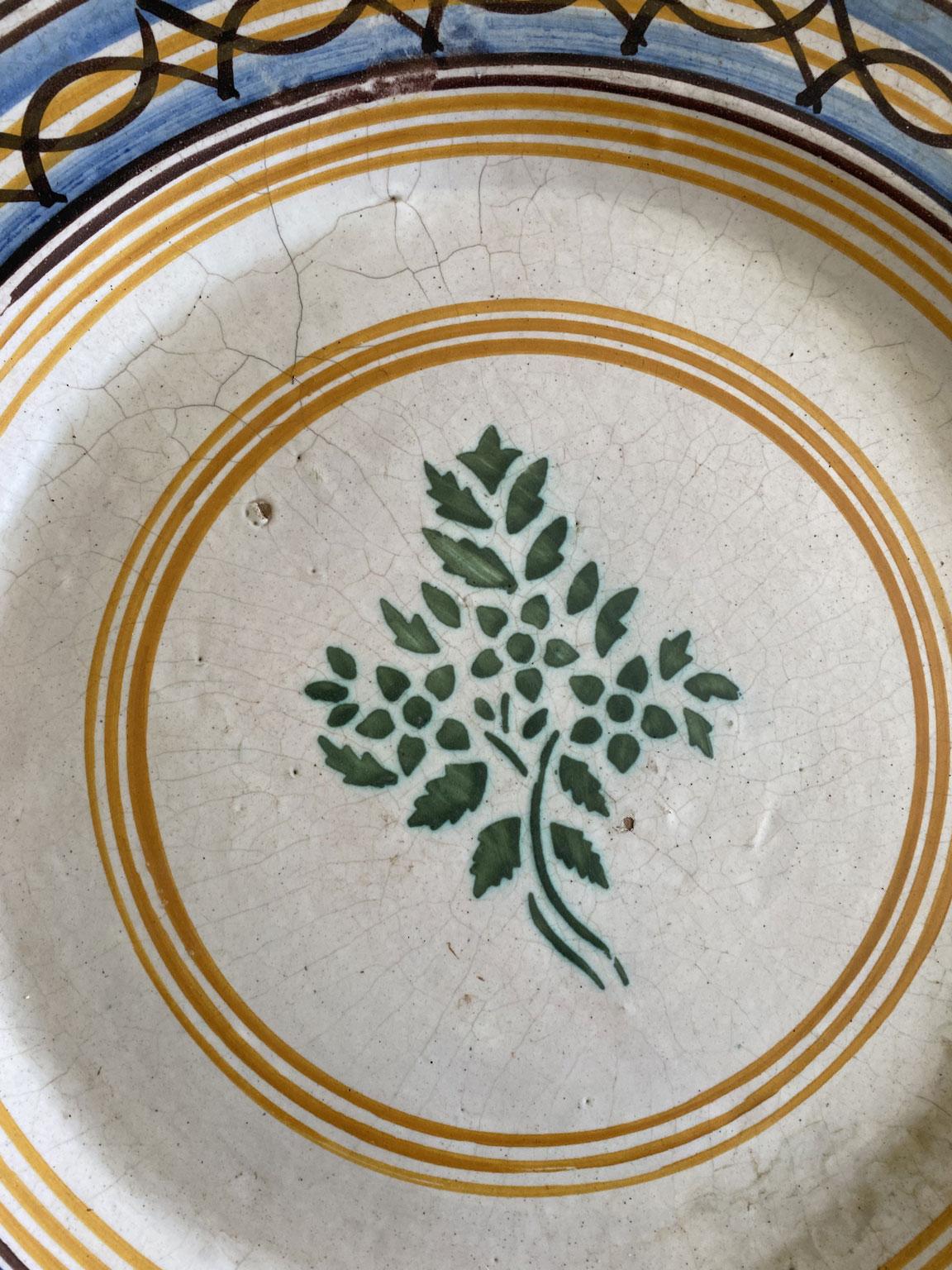 Italie Fin du XVIIIe siècle Plat en céramique ou centre de table décoratif en vente 2
