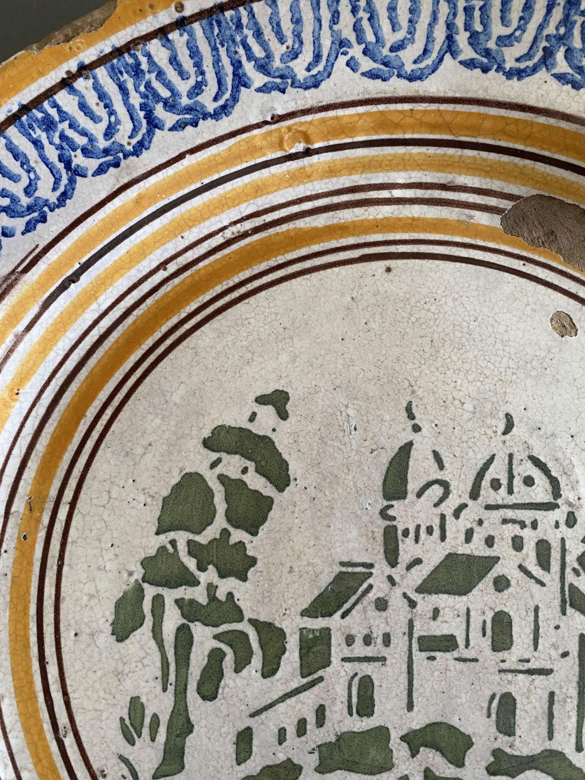 Italie Fin du XVIIIe siècle Plat en céramique ou centre de table décoratif en vente 3
