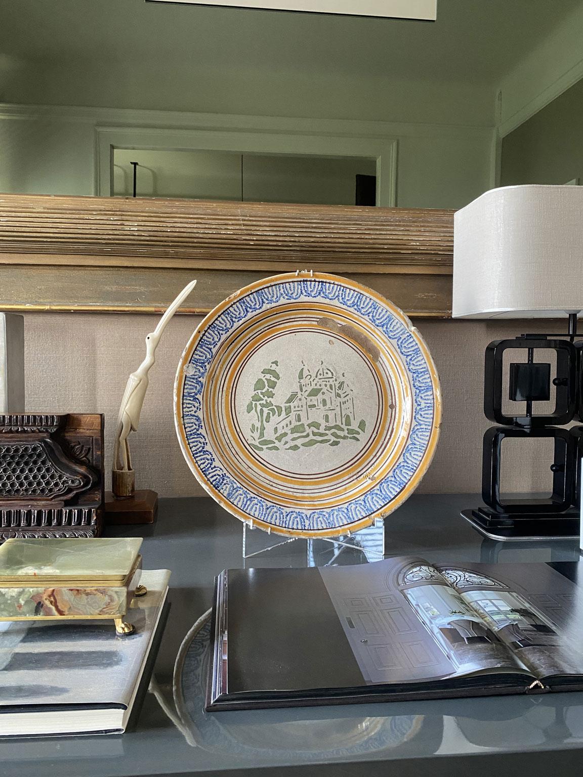 Italie Fin du XVIIIe siècle Plat en céramique ou centre de table décoratif en vente 7