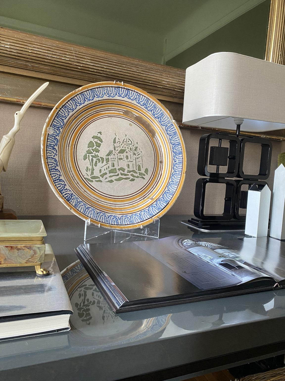 Italie Fin du XVIIIe siècle Plat en céramique ou centre de table décoratif en vente 8