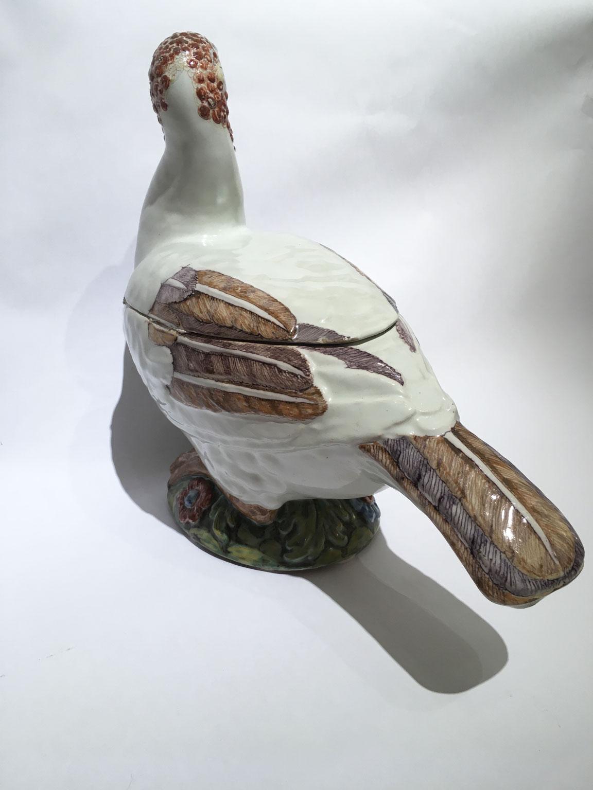 Italien, spätes 18. Jahrhundert, kleine weiße Majolika- Türkei mit  Polychrom im Angebot 10