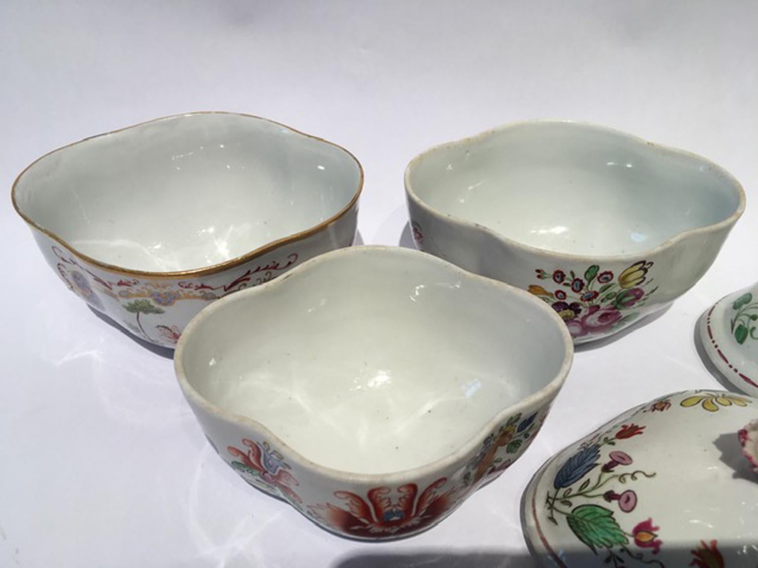 Italy Late 18th Century Richard Ginori Set 3 Porcelain Sugar Bowls Floral Decor For Sale 1