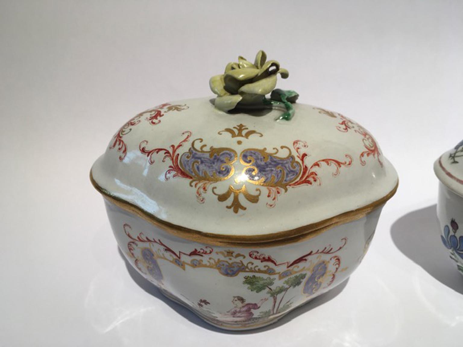 Italy Late 18th Century Richard Ginori Set 3 Porcelain Sugar Bowls Floral Decor For Sale 9