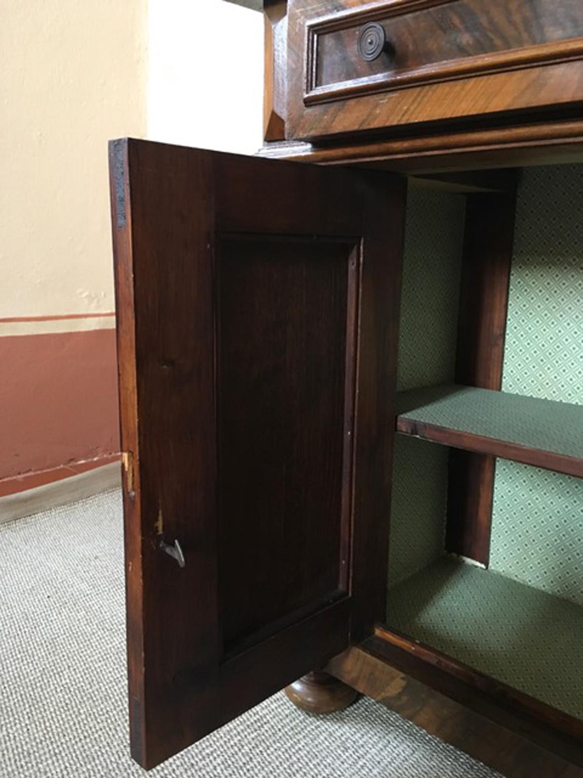 Italy Late 19th Century Inlaid Walnut Buffet with Drawer or Low Cabinet In Good Condition For Sale In Brescia, IT