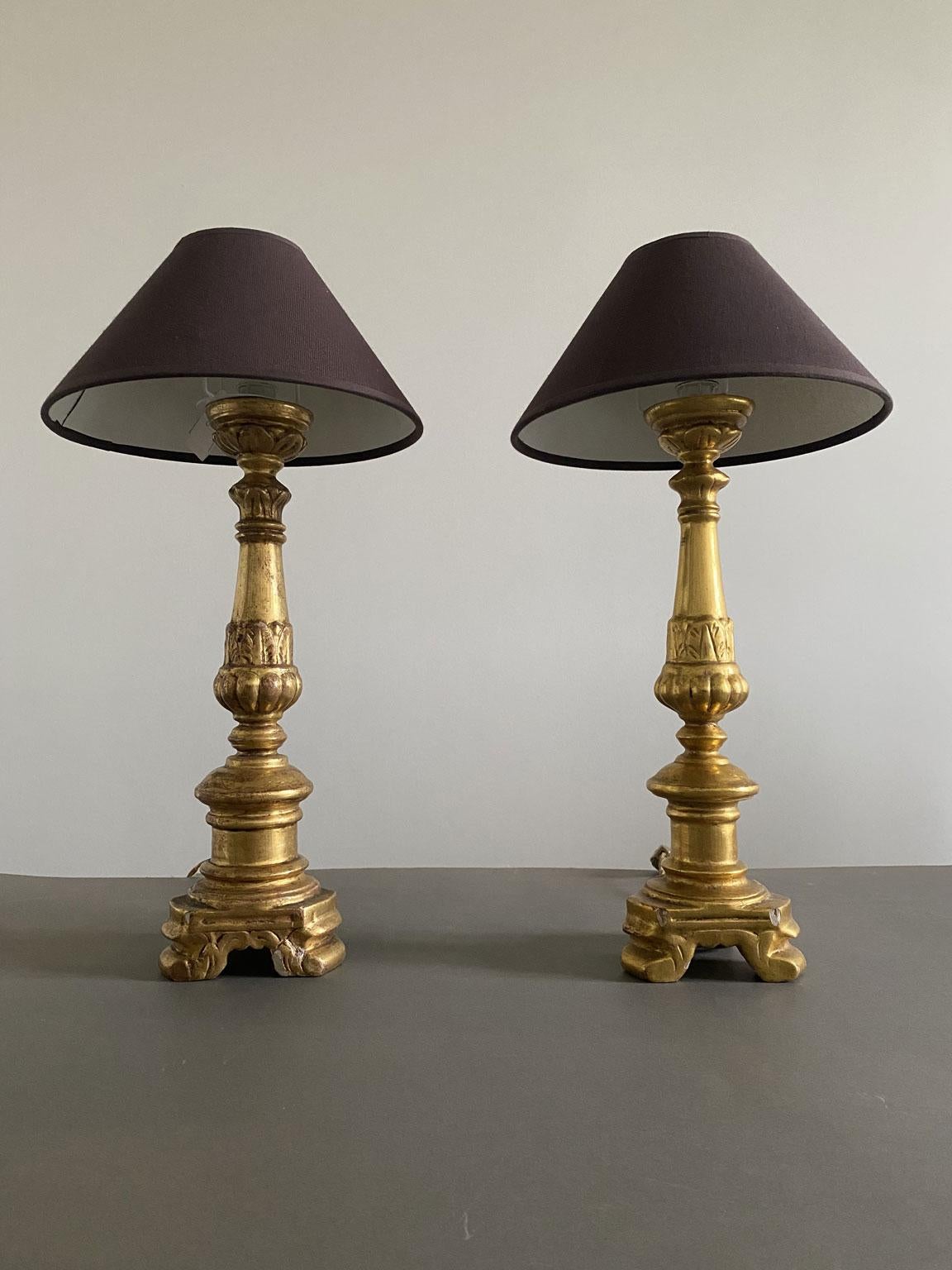 Italia Finales del Siglo XIX Pareja de Lámparas de Mesa Barrocas de Madera Dorada en venta 6