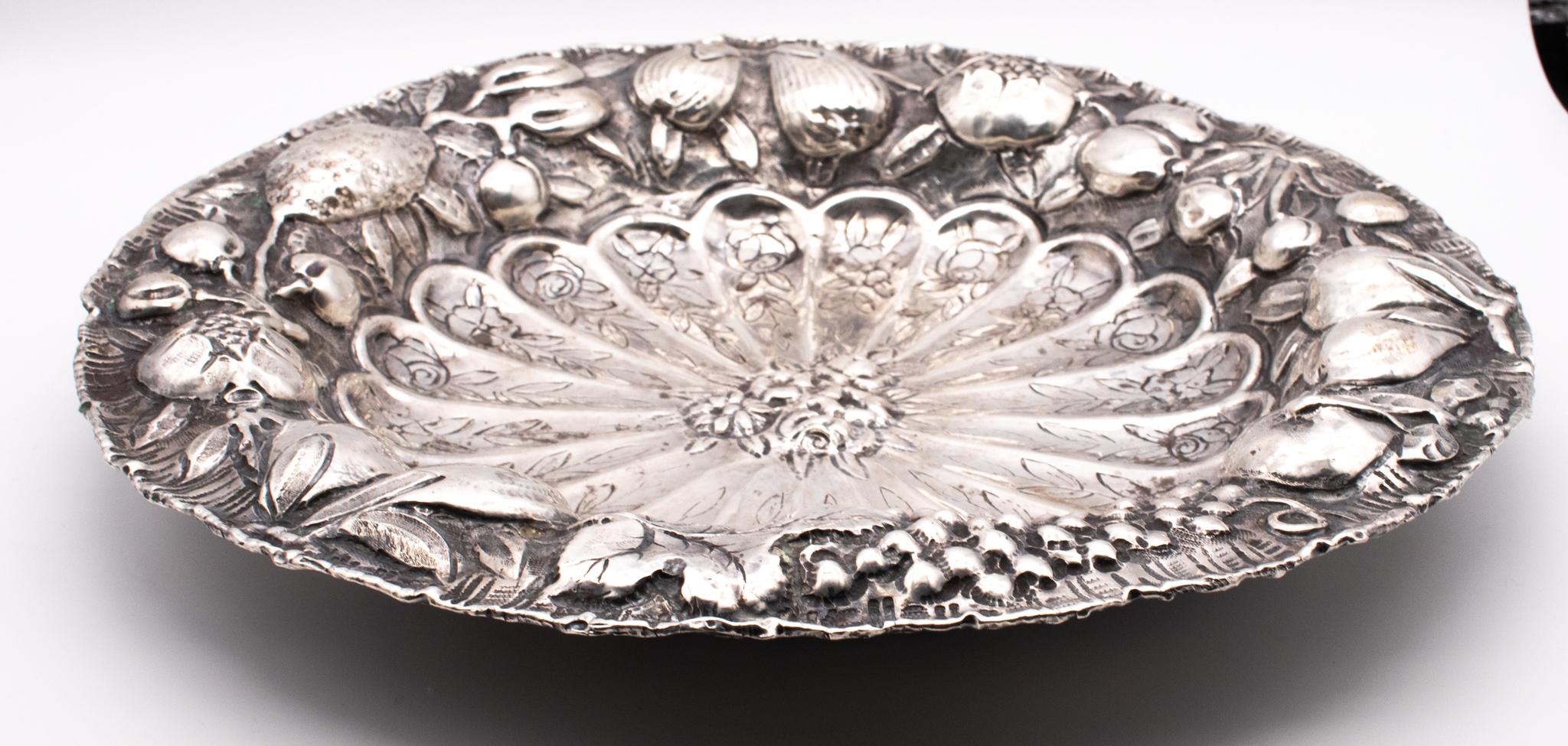 Italy Late 19th Century Renaissance Revival Fruit Plate Tray In .800 Silver For Sale 1